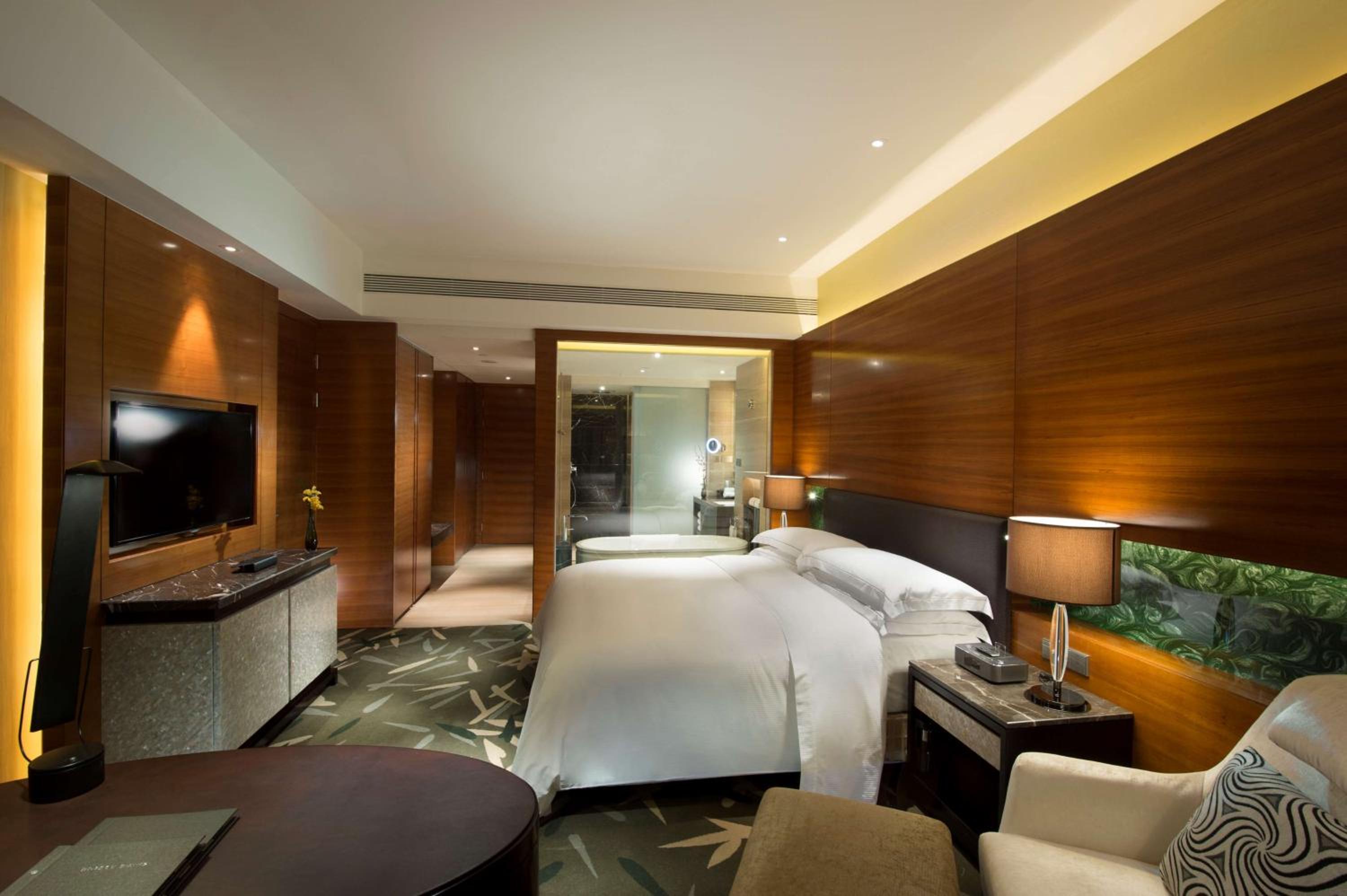Executive King Room with Lounge Access
