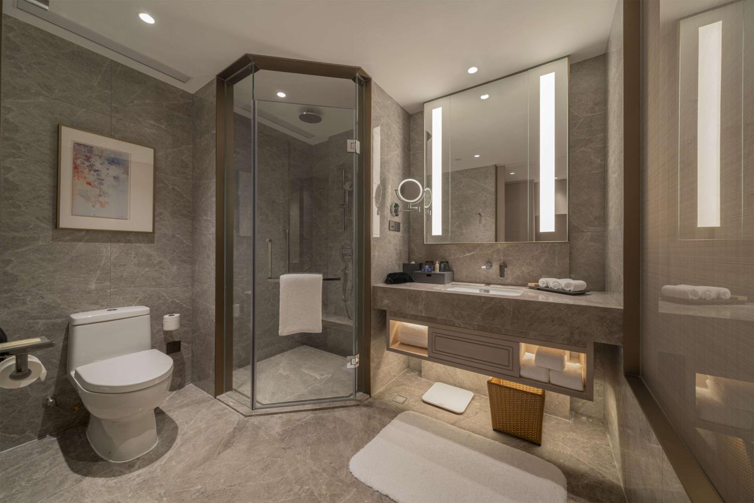 TWIN GUEST ROOM- CITY VIEW - Photo 4