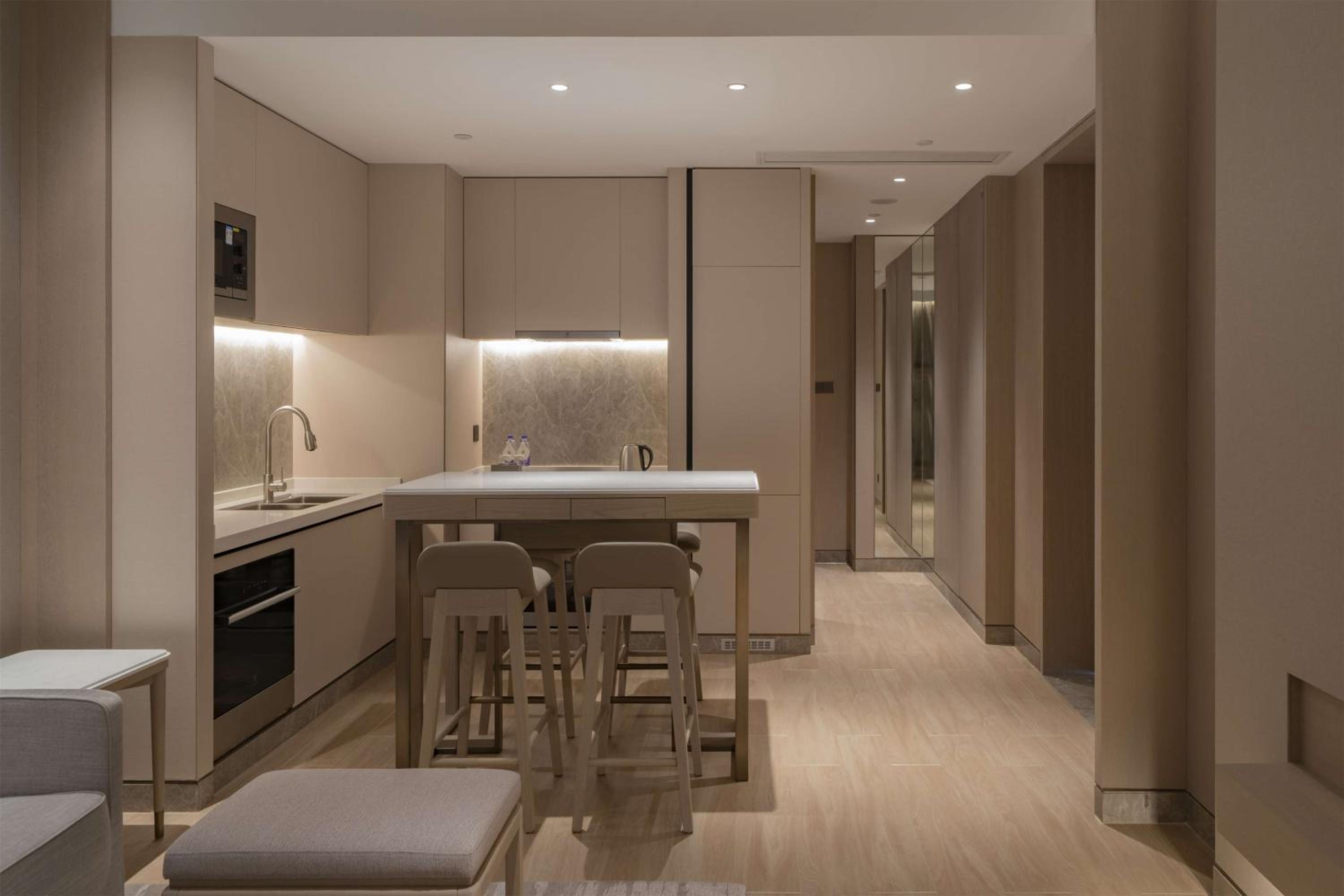 One-Bedroom Deluxe Apartment - Photo 6