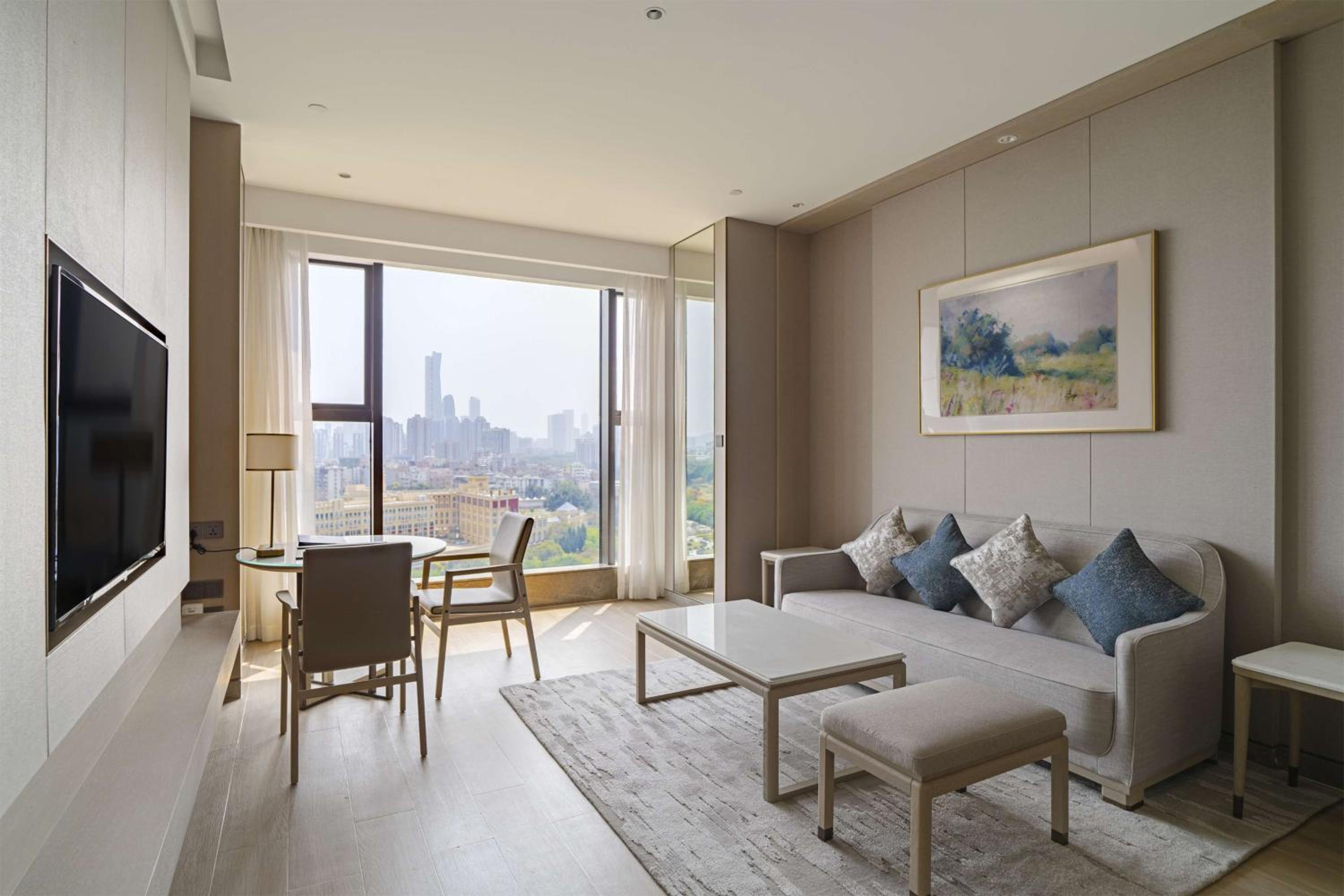 One-Bedroom Deluxe Apartment - Photo 7