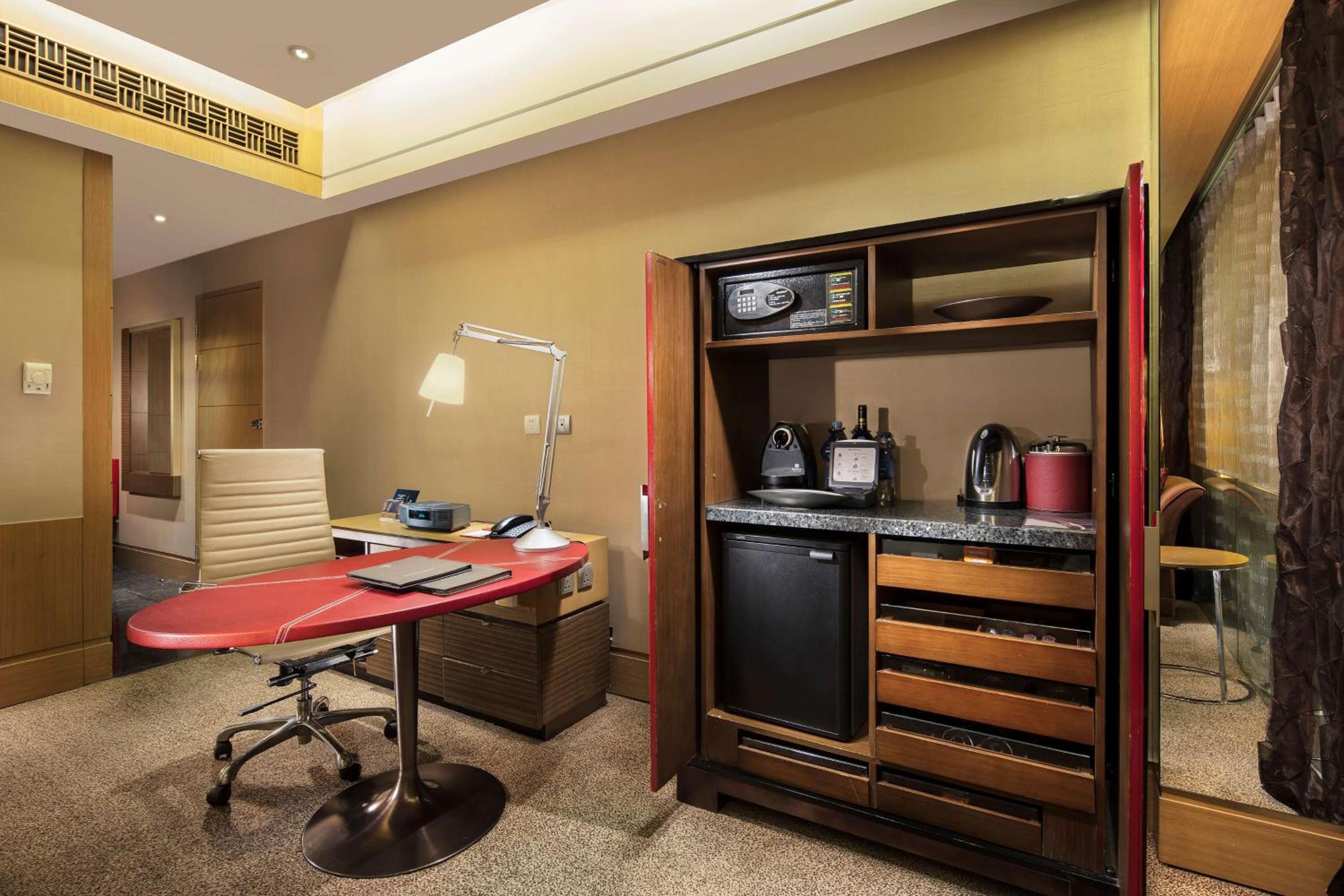 Executive King Room - Photo 2