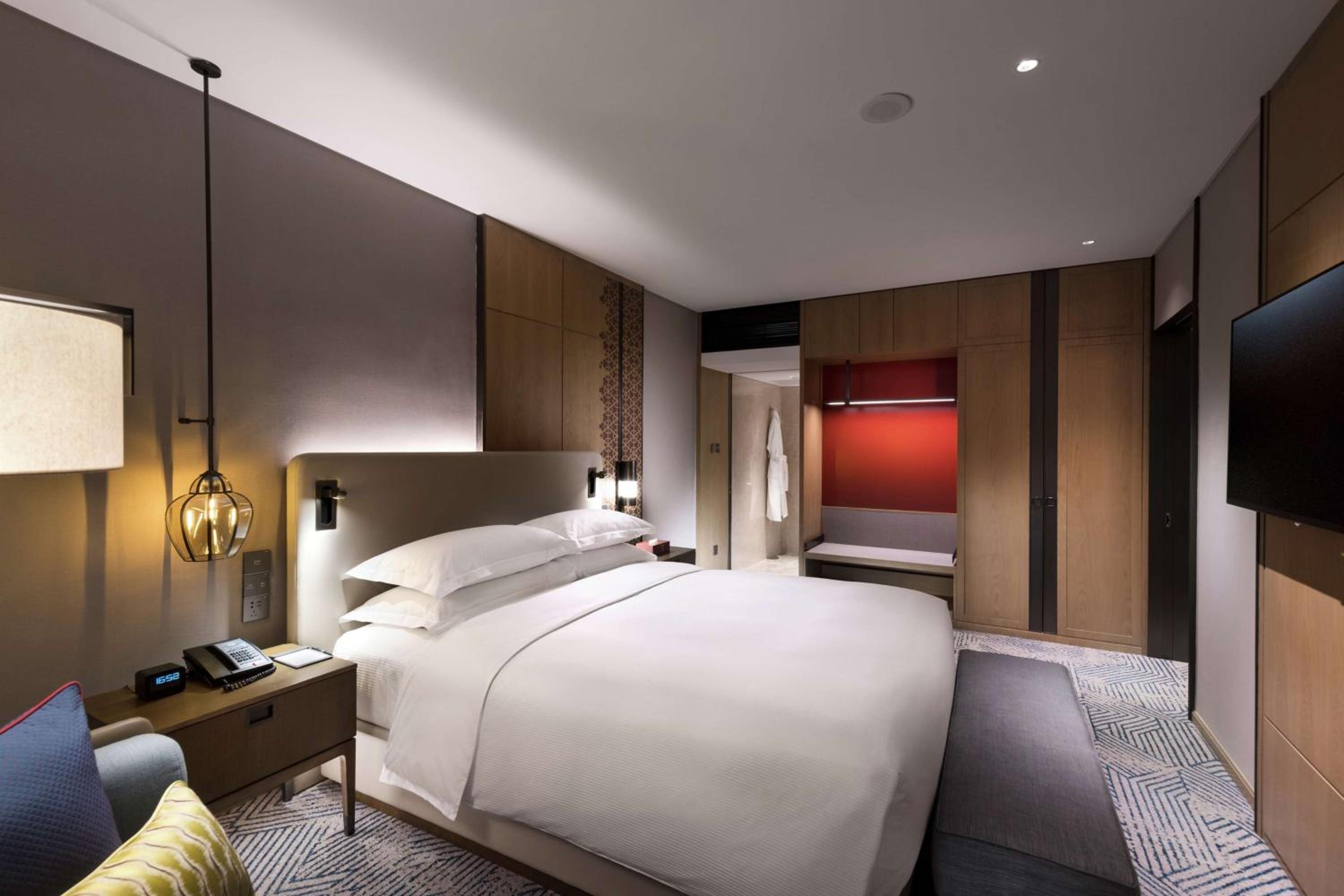 Premier King Suite - Photo 1