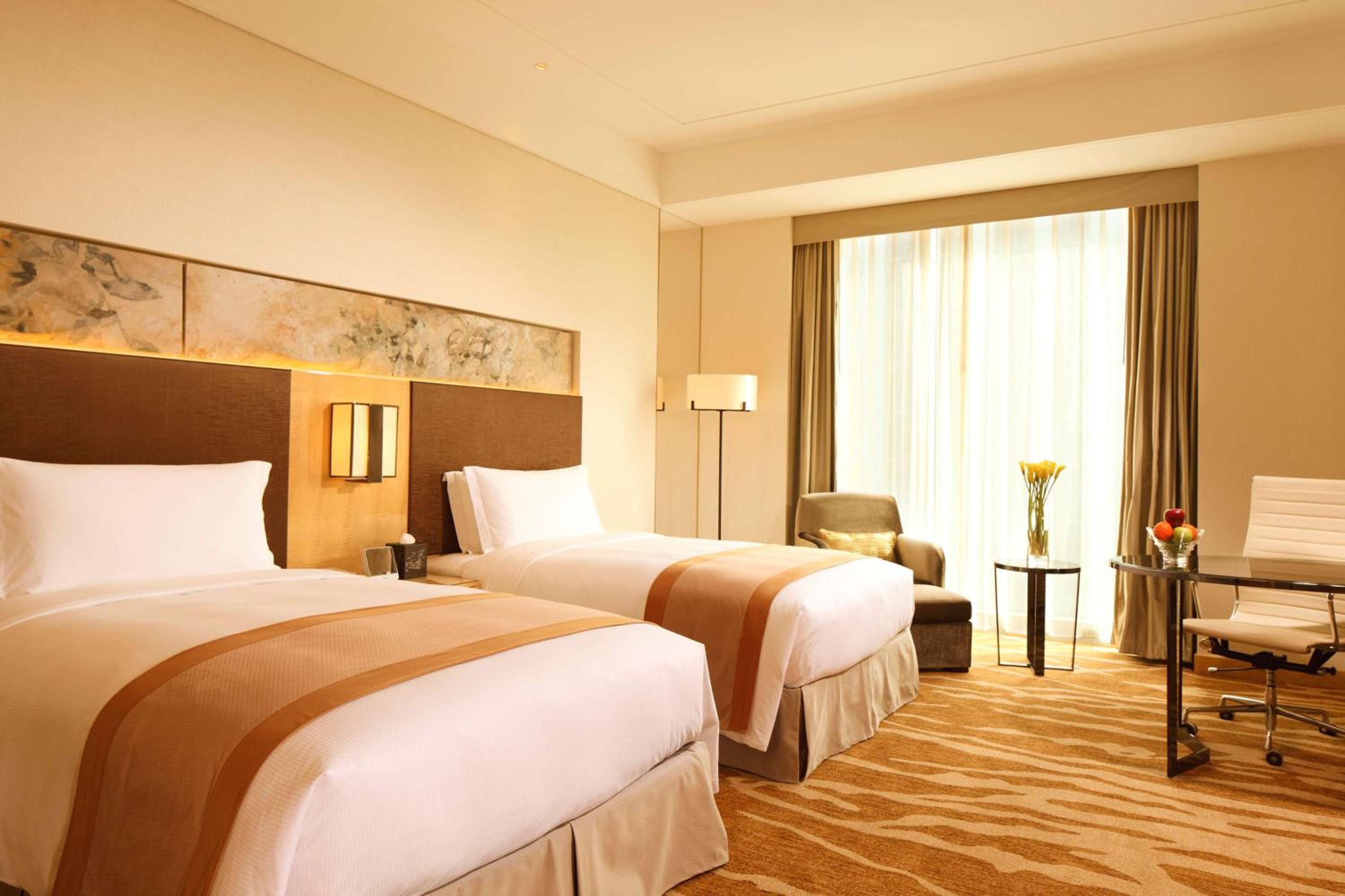 Twin Deluxe Room with City View