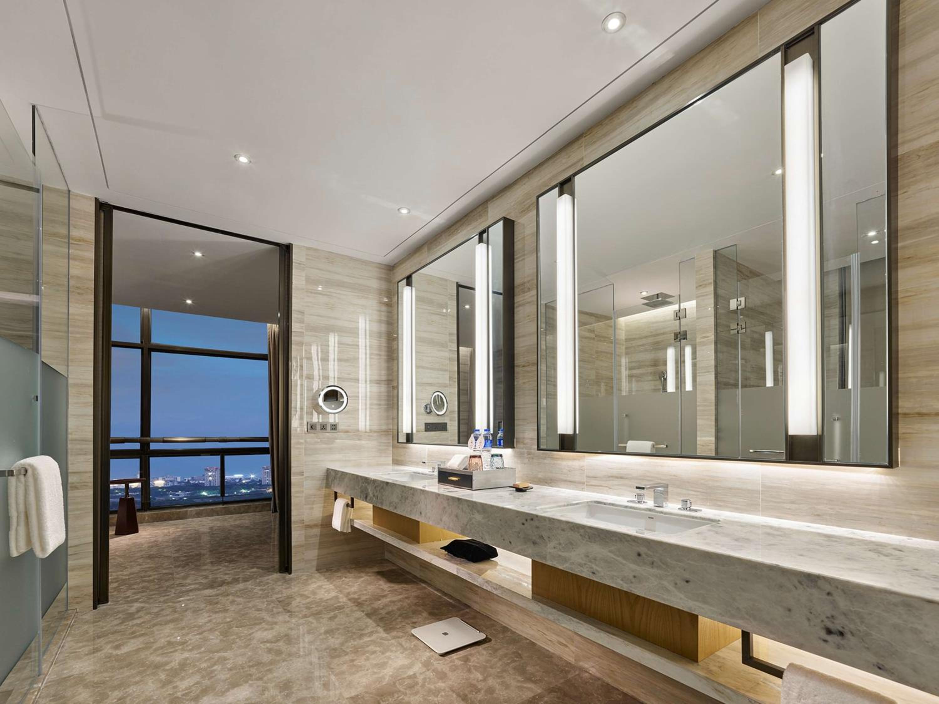 Premium King Suite - Photo 2