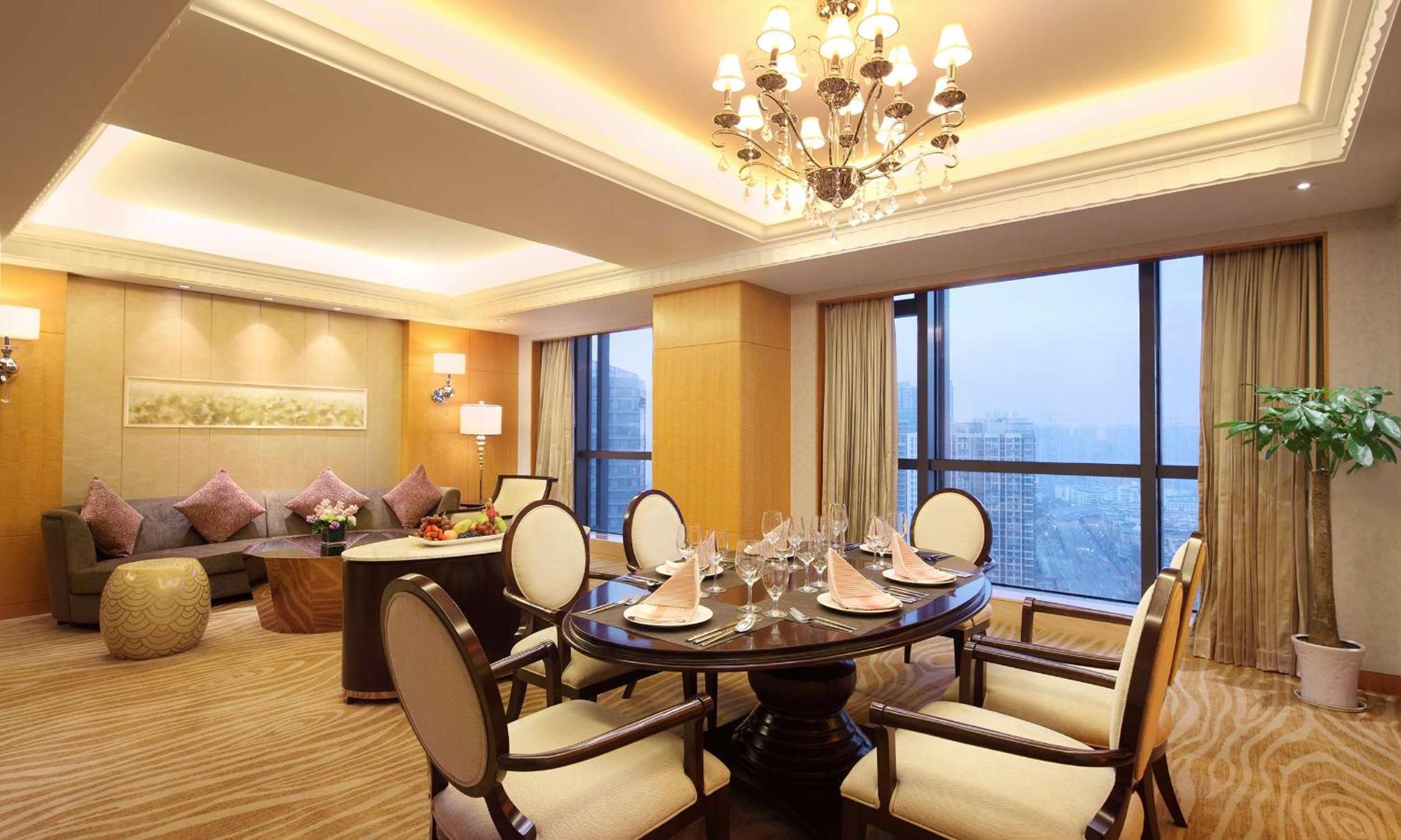 Premier Suite with One-Bedroom photo 2