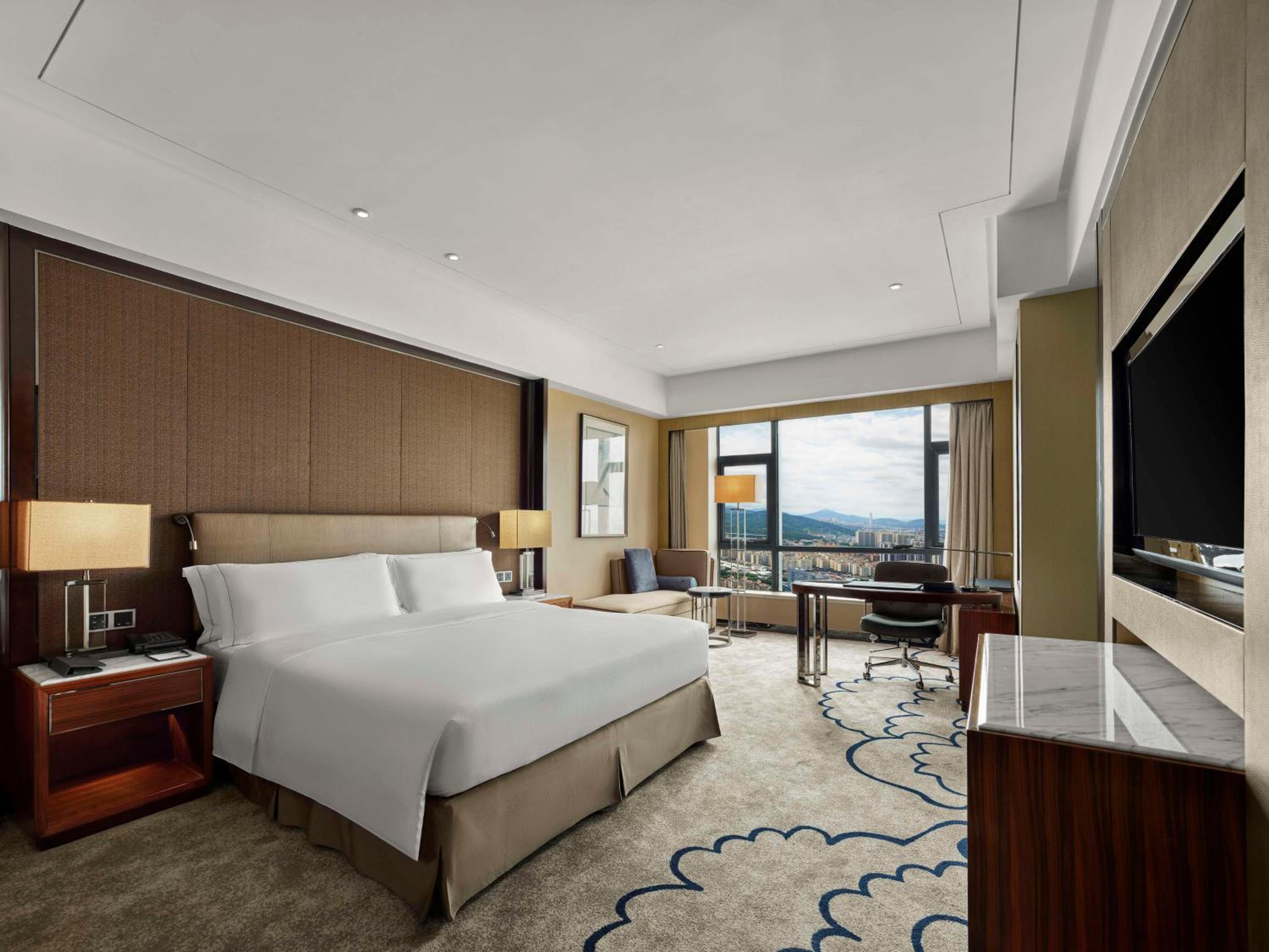 Deluxe King Room