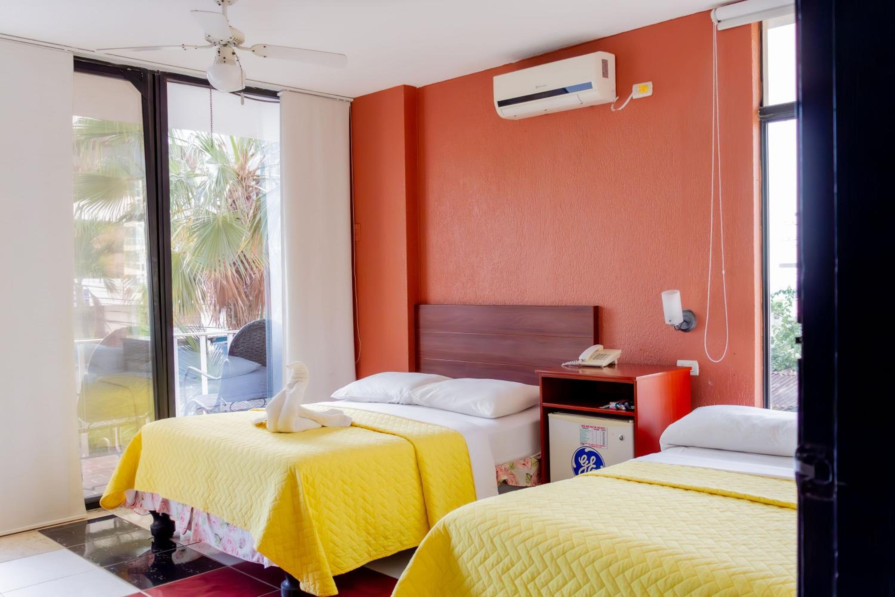 Double Room with Two Double Beds photo 1