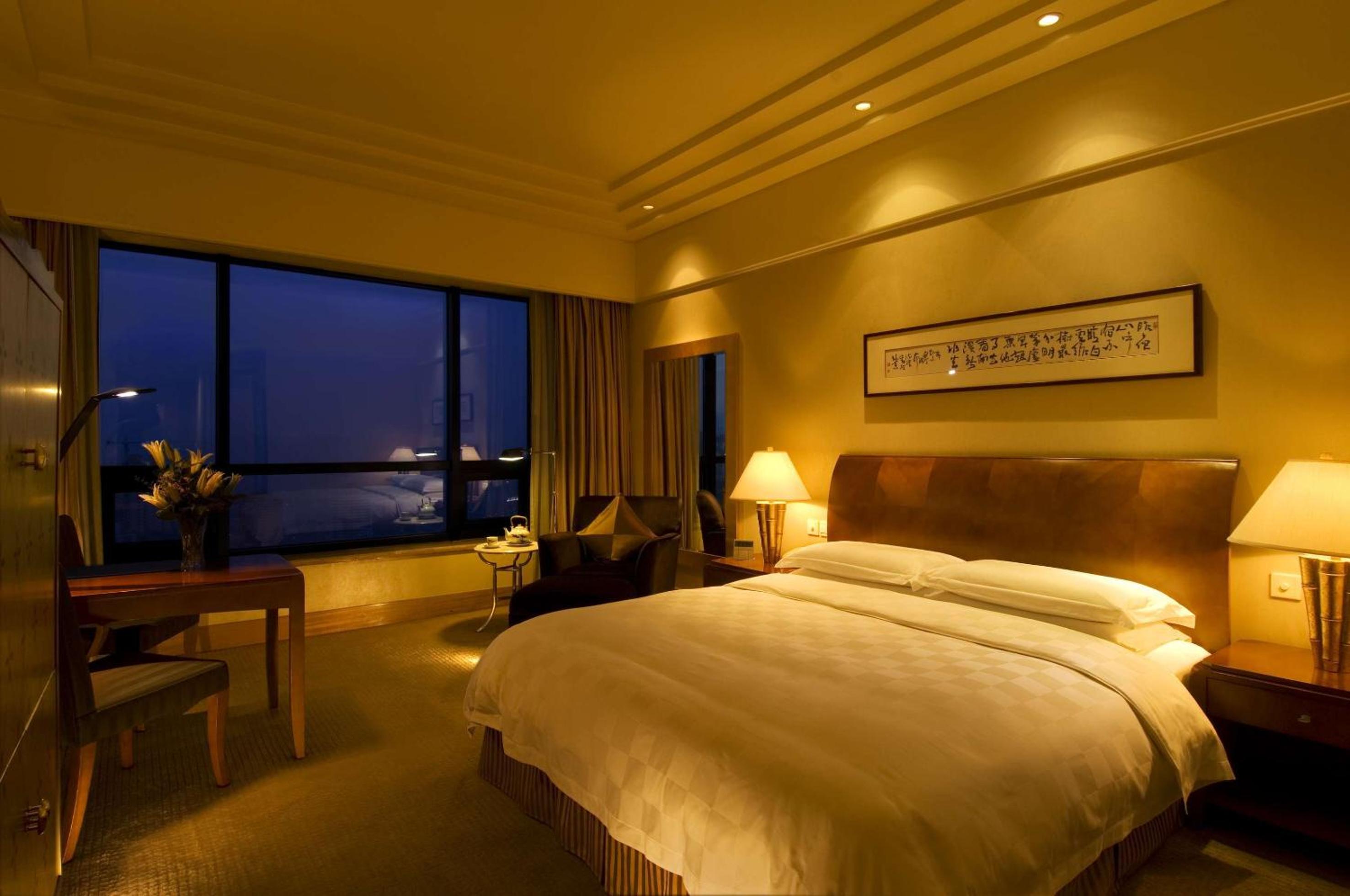 Executive King Room - Photo 3