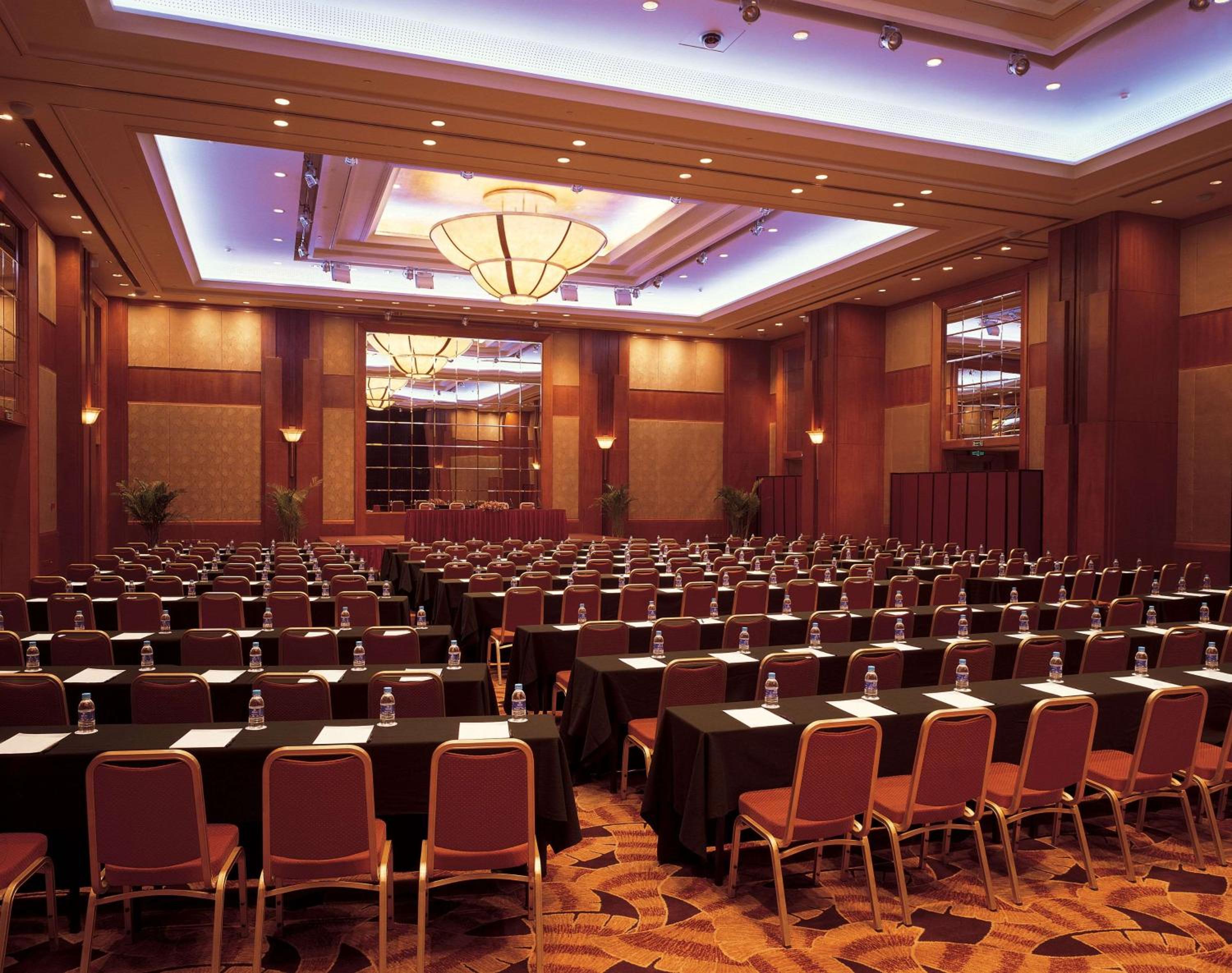 Executive King Suite - Photo 2