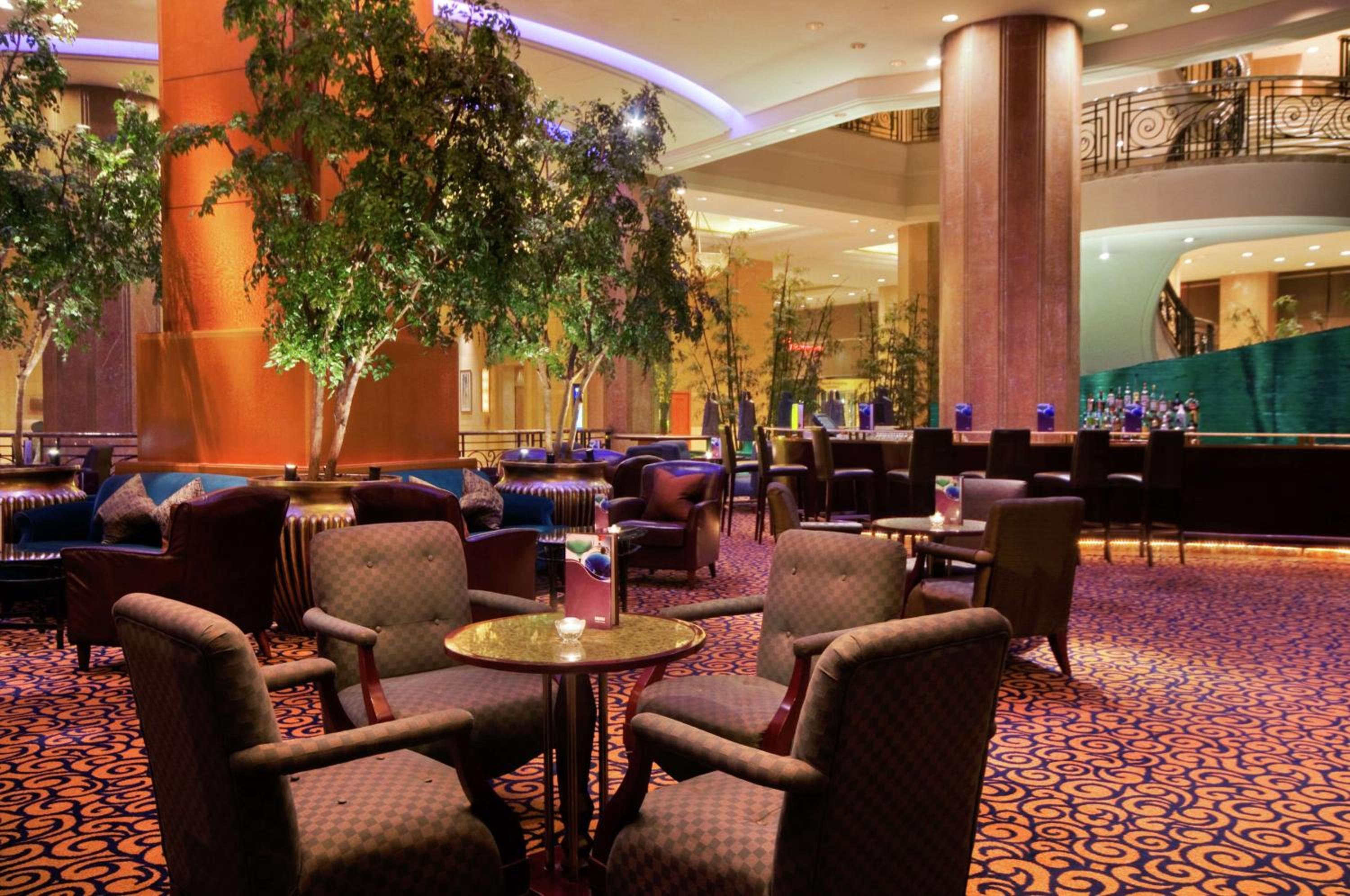 Hilton Deluxe Suite - Photo 2