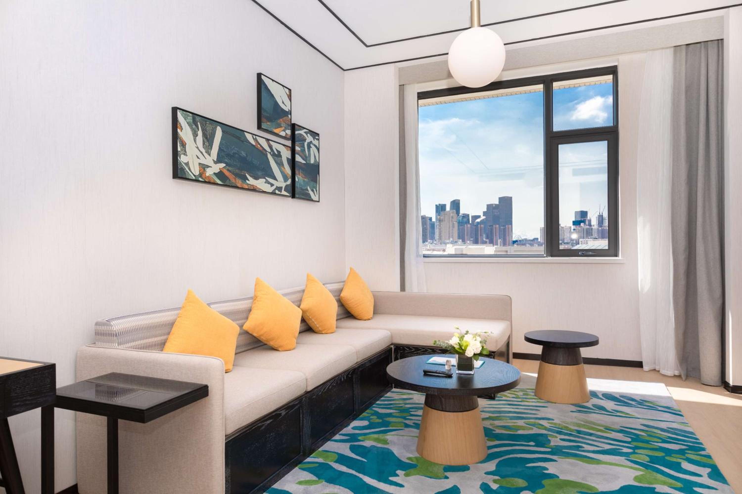 One-Bedroom King Suite