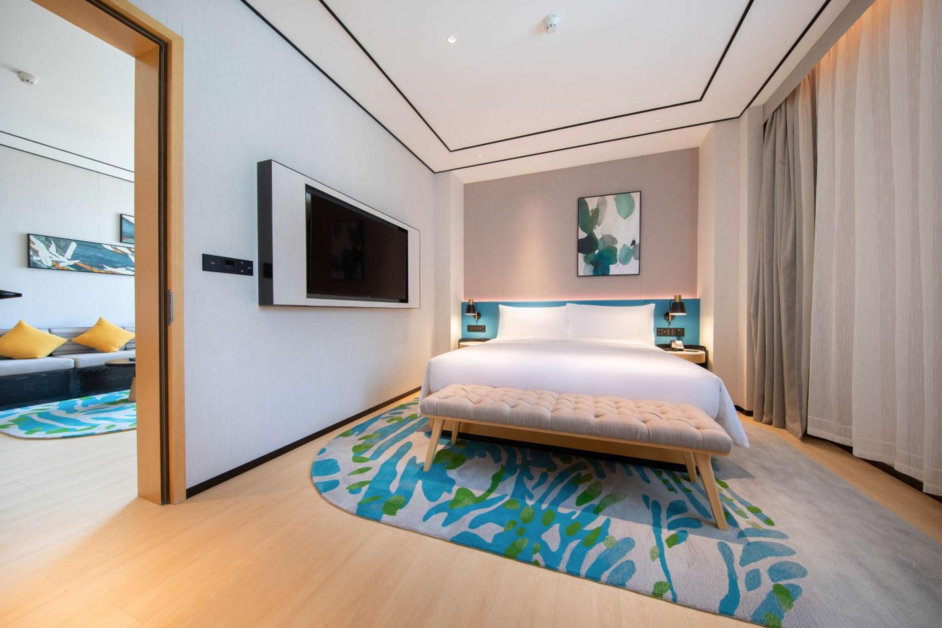 One-Bedroom King Suite