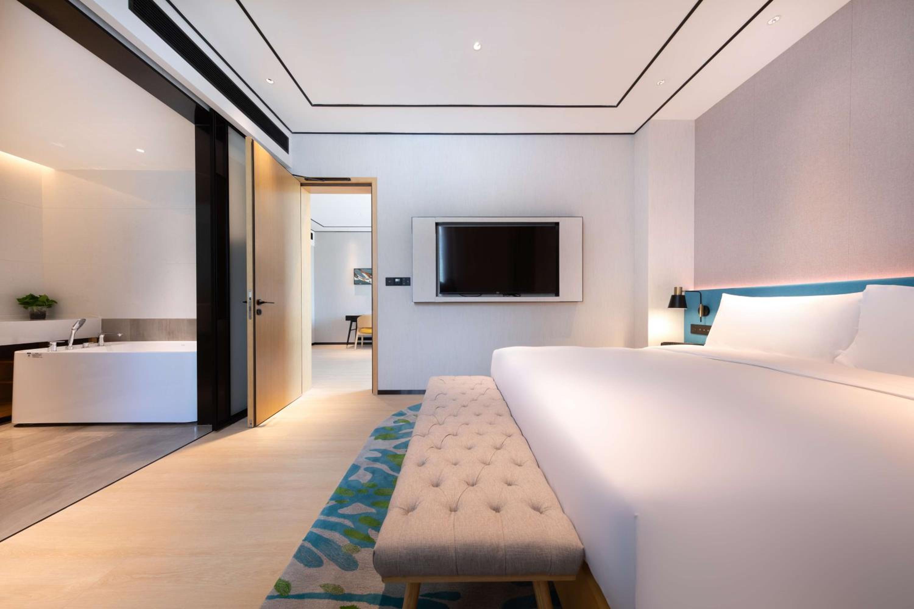 One-Bedroom King Suite