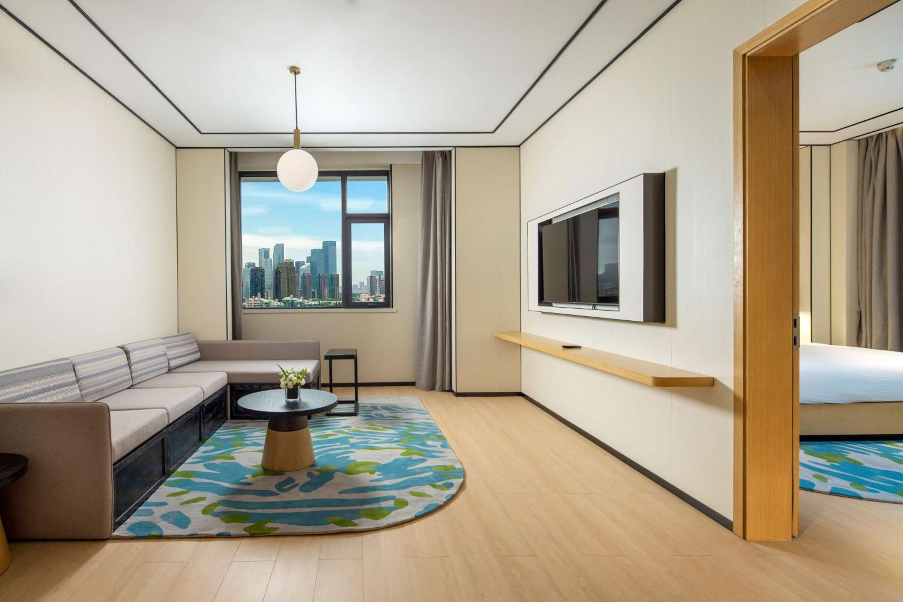 One-Bedroom King Suite thumbnail 5