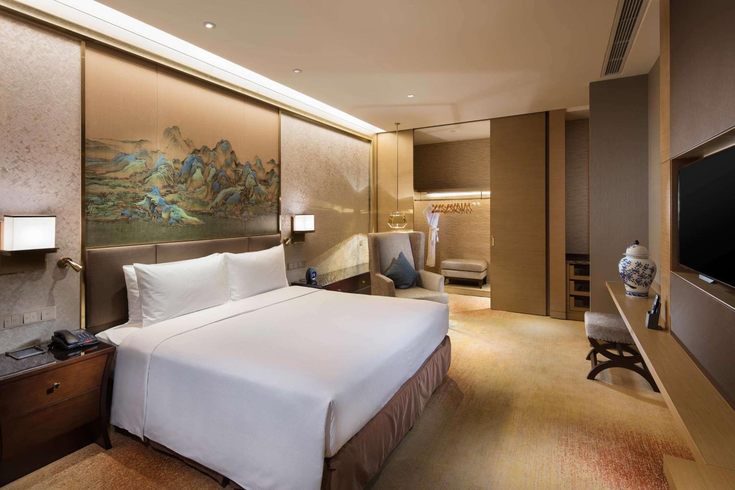 One-Bedroom King Suite