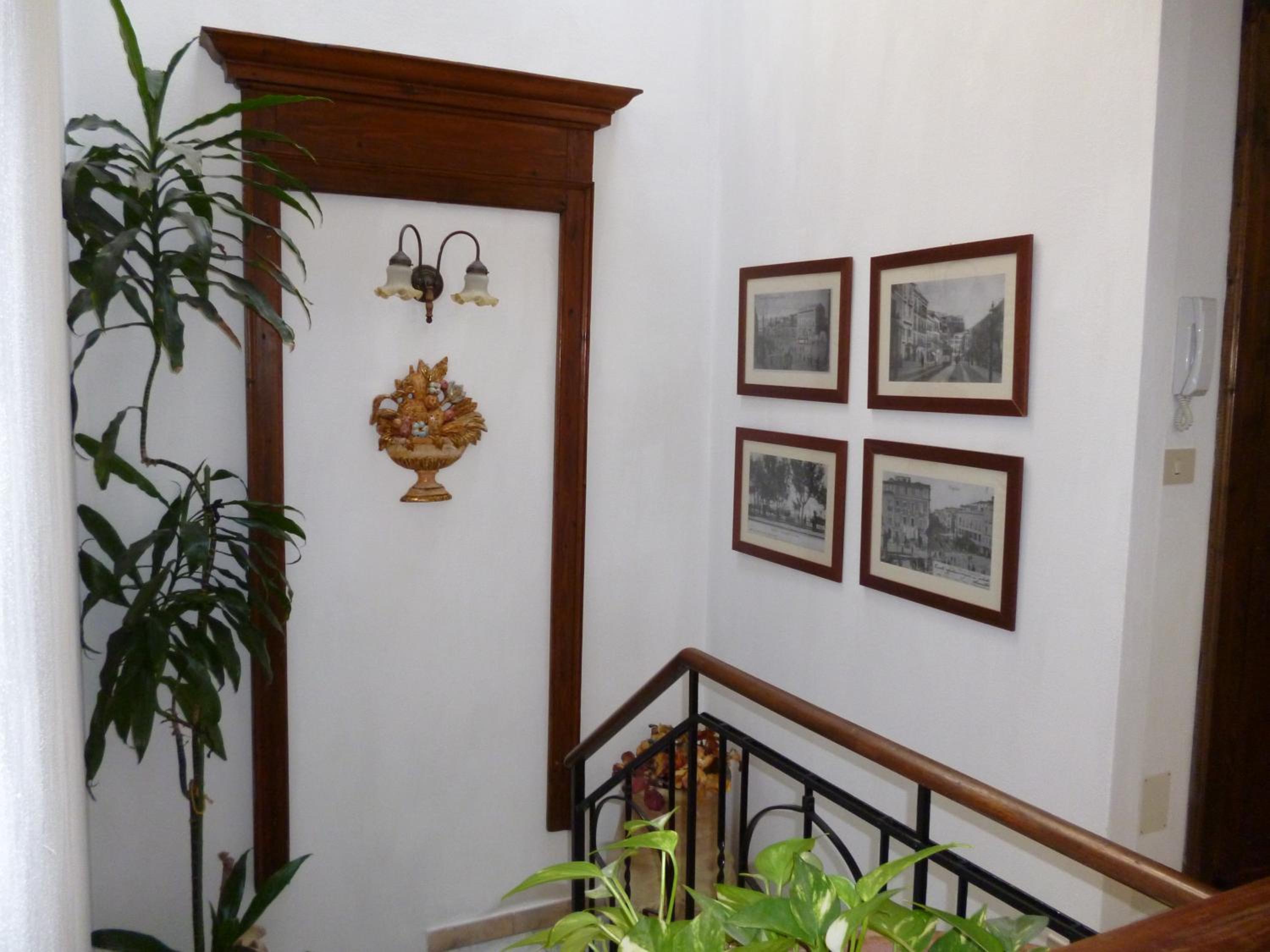 Suite (3 Adults) - Separate Building - Photo 8