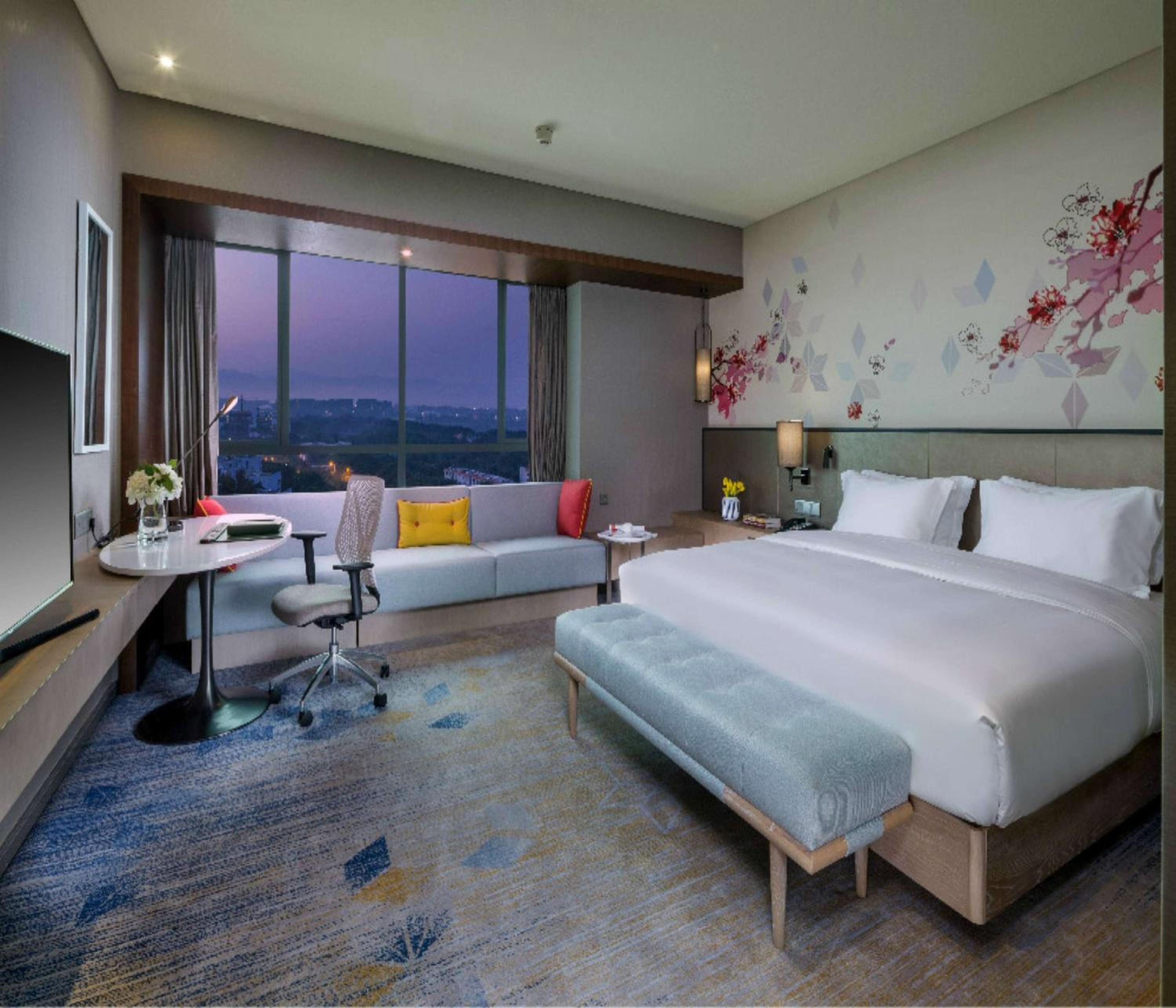 One-Bedroom King Suite photo 3