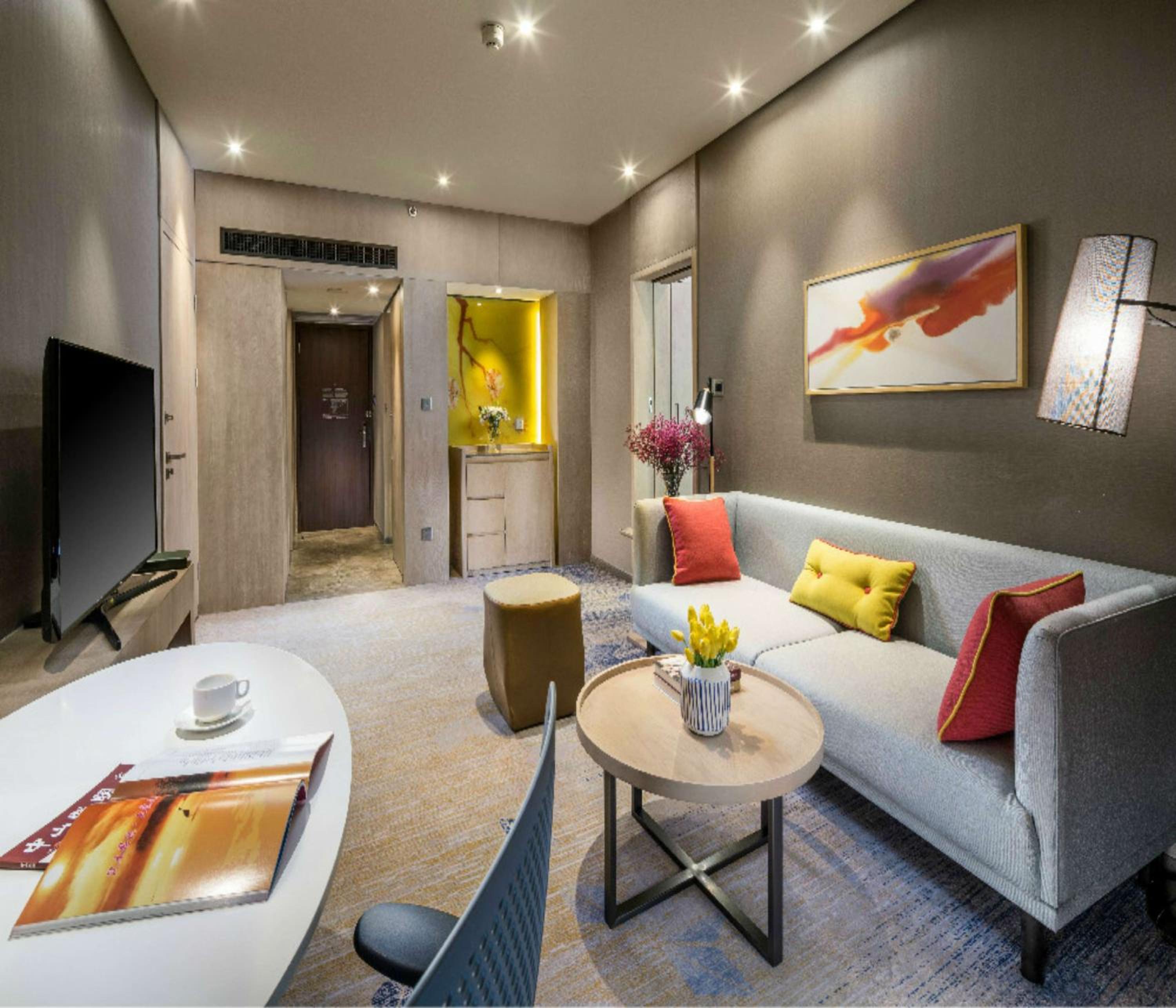 One-Bedroom King Suite photo 1