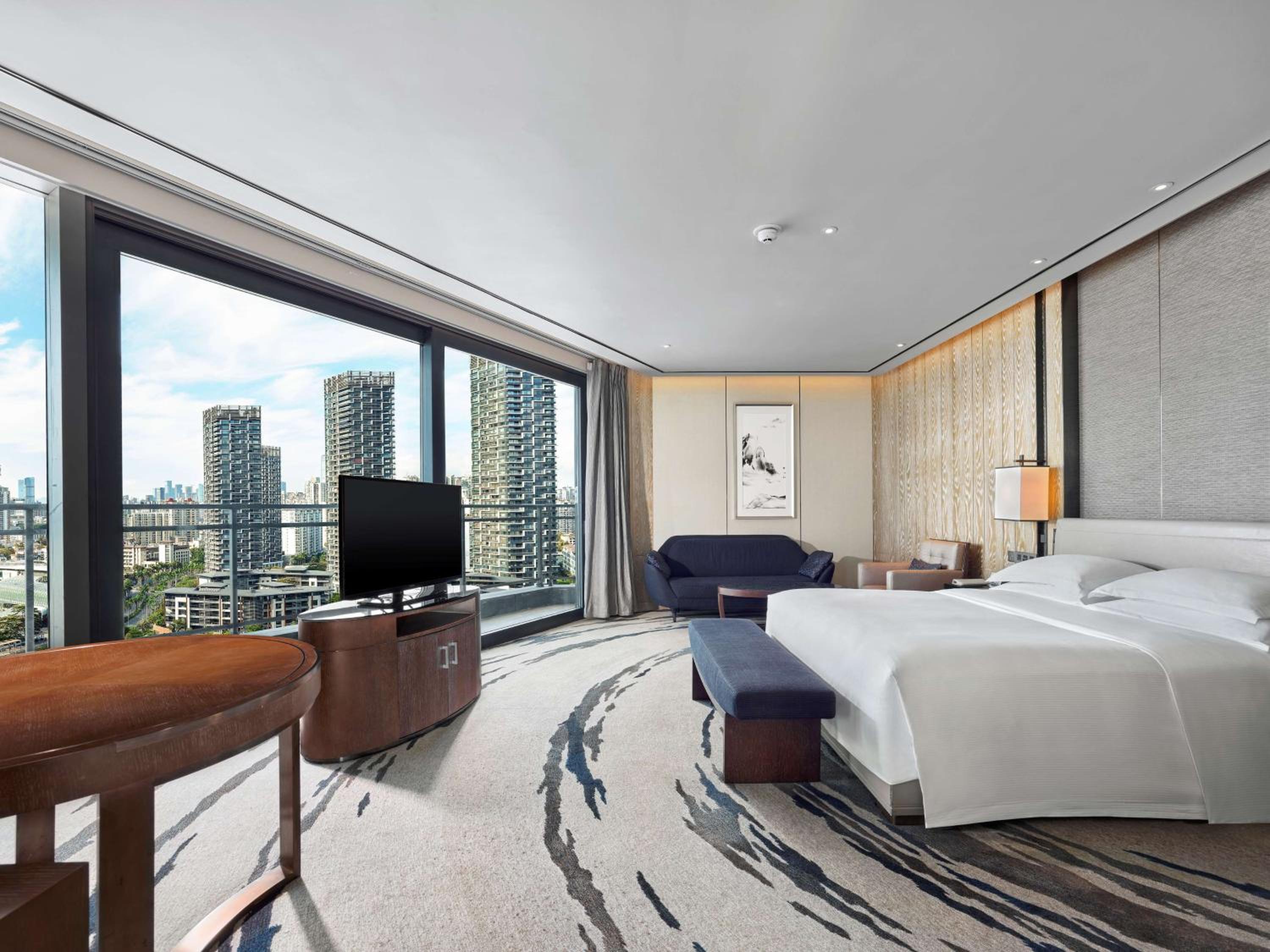 King Executive Corner W/Balcony WangHai Wing