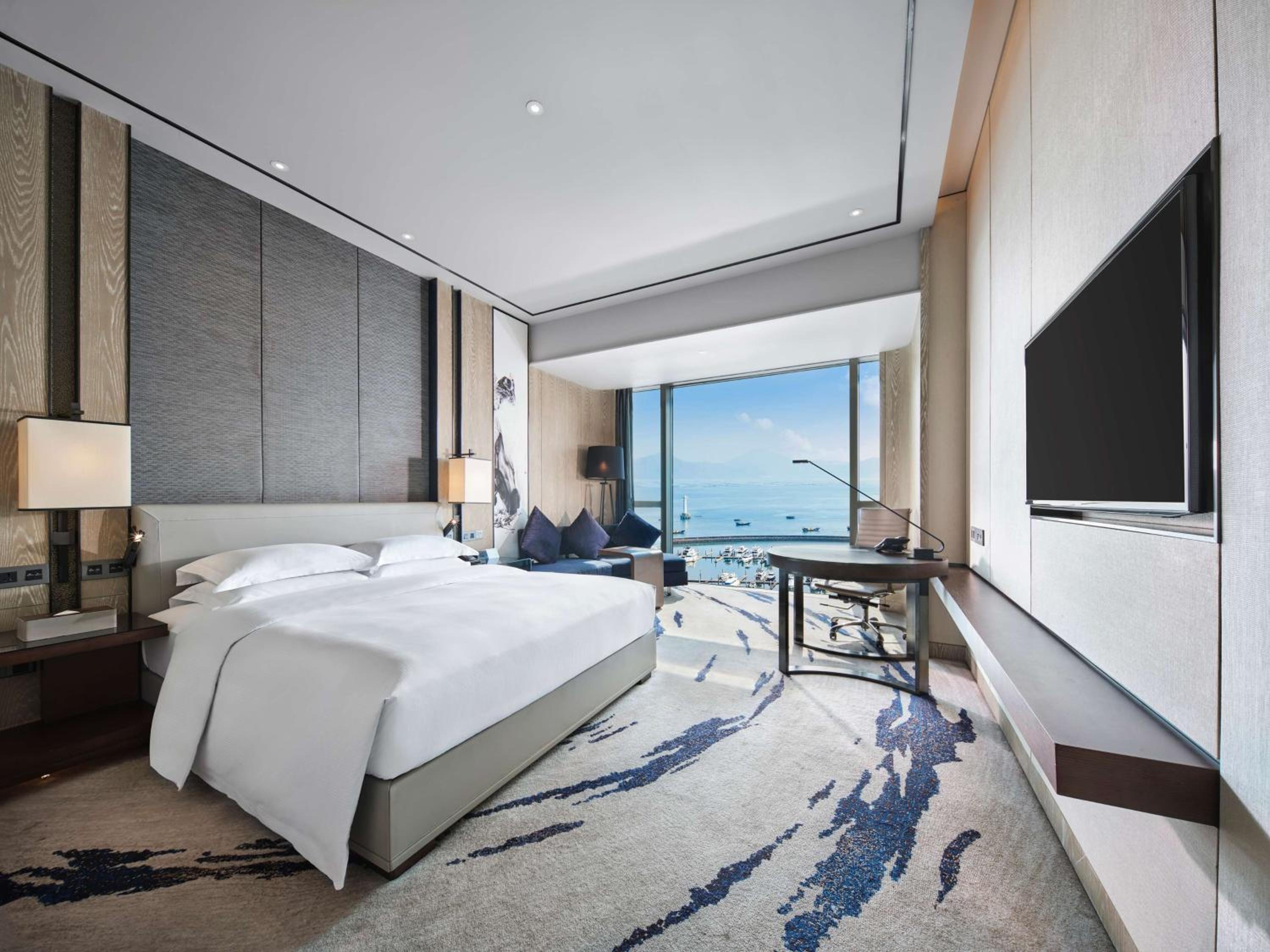 King Accessible Guest Room WangHai Wing thumbnail 5