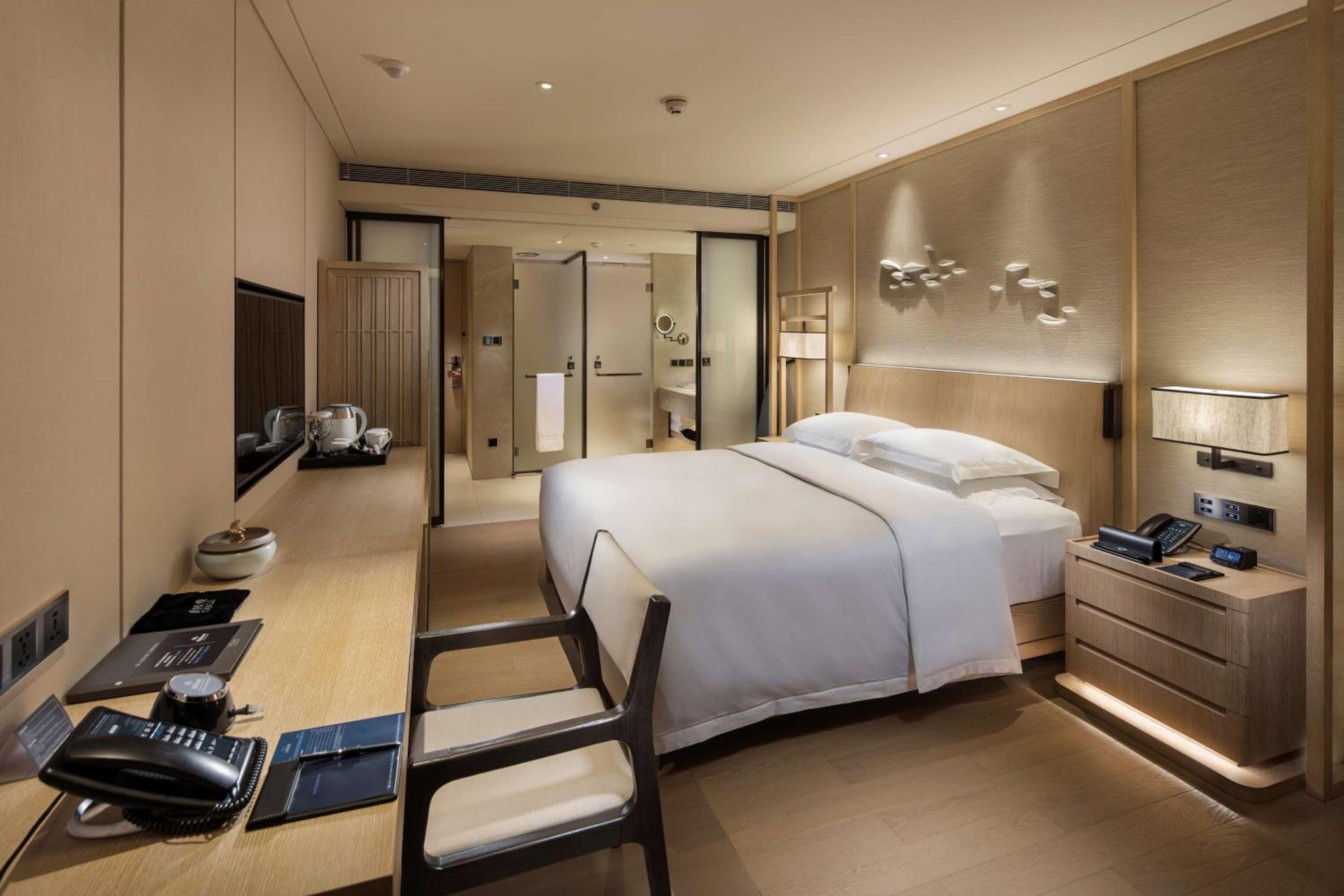Accessible King Room - Nanhai Wing