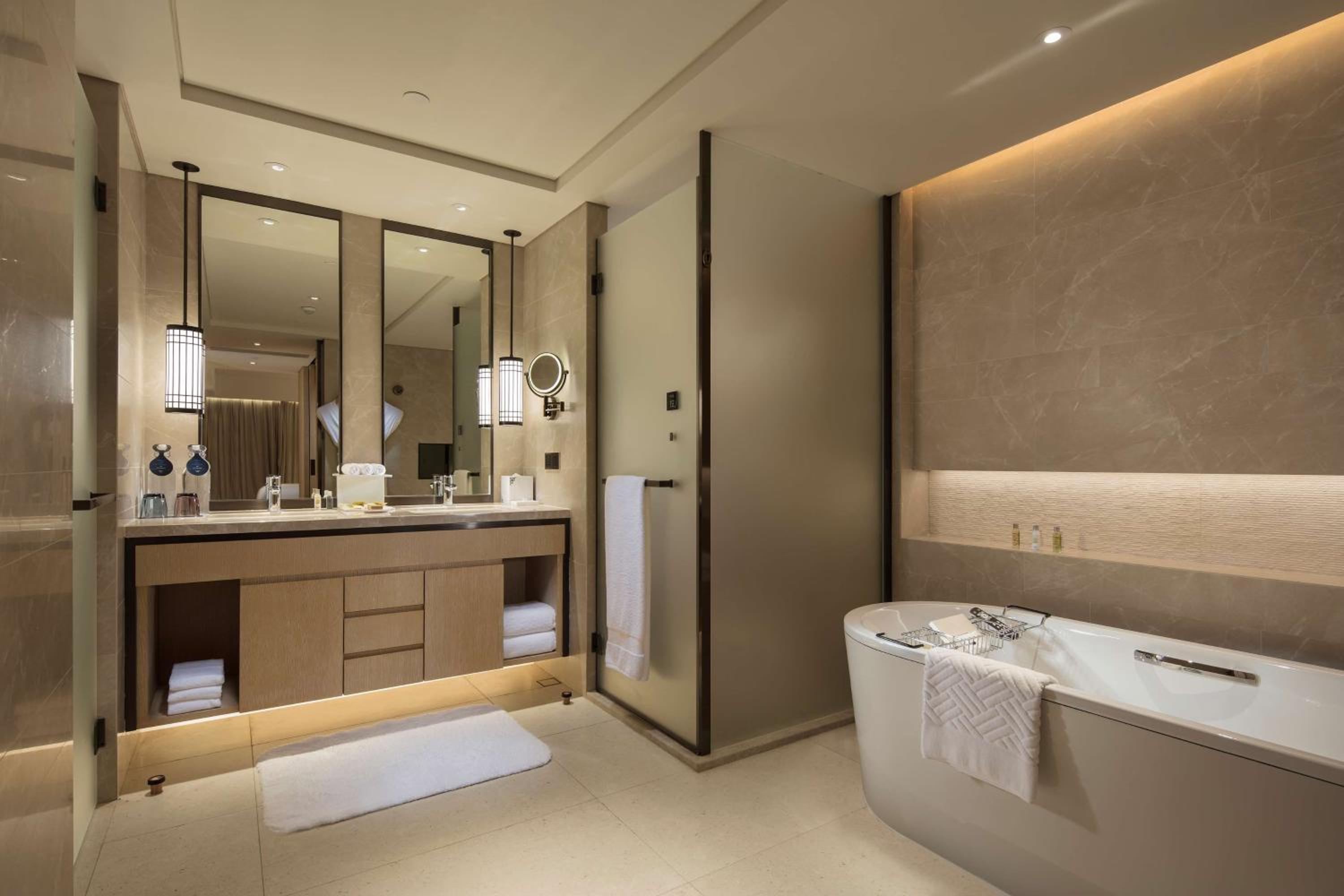 One-Bedroom Twin Apartment with Garden - Nanhai Wing thumbnail 6