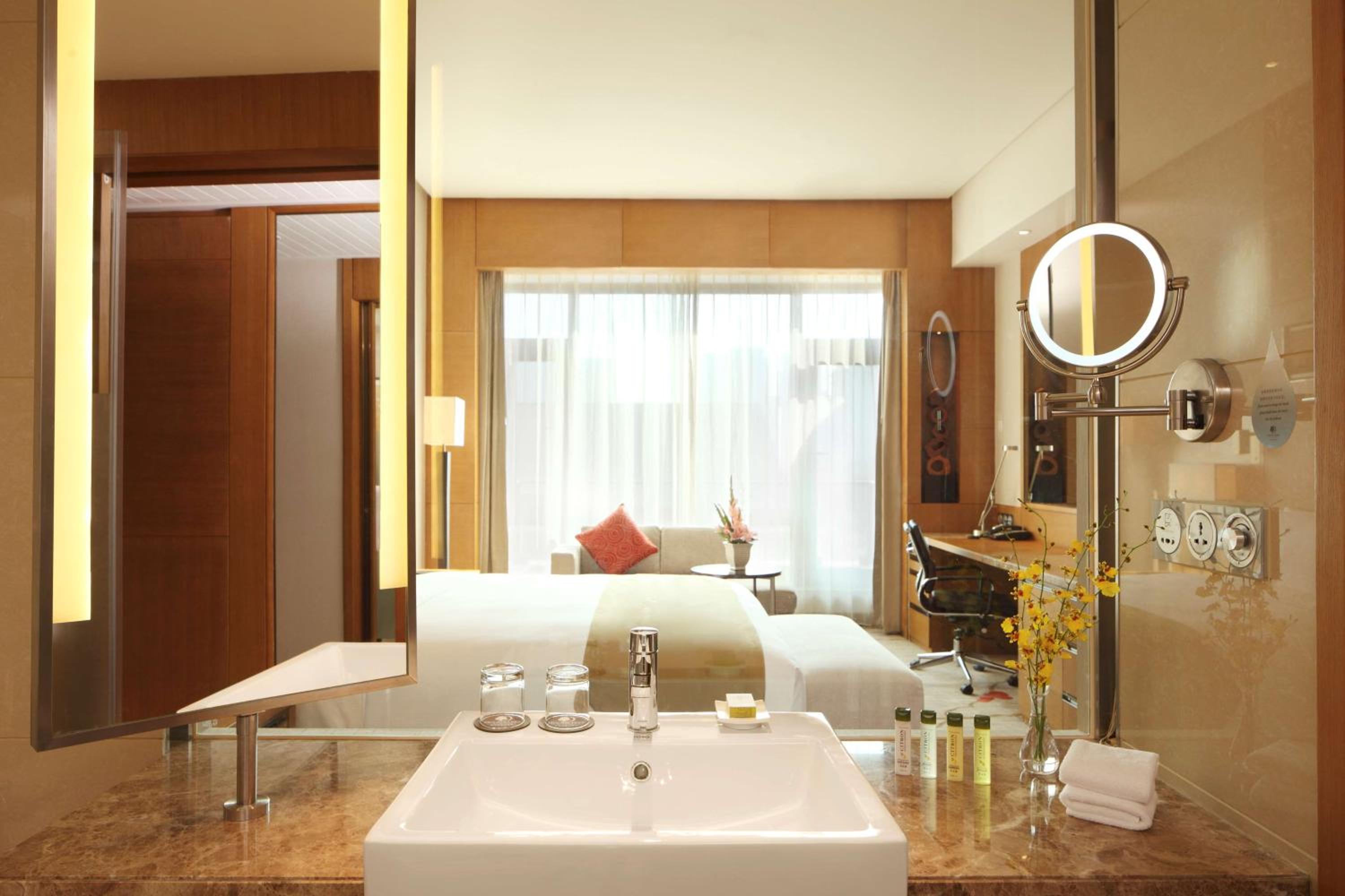 King Guest Room photo 3