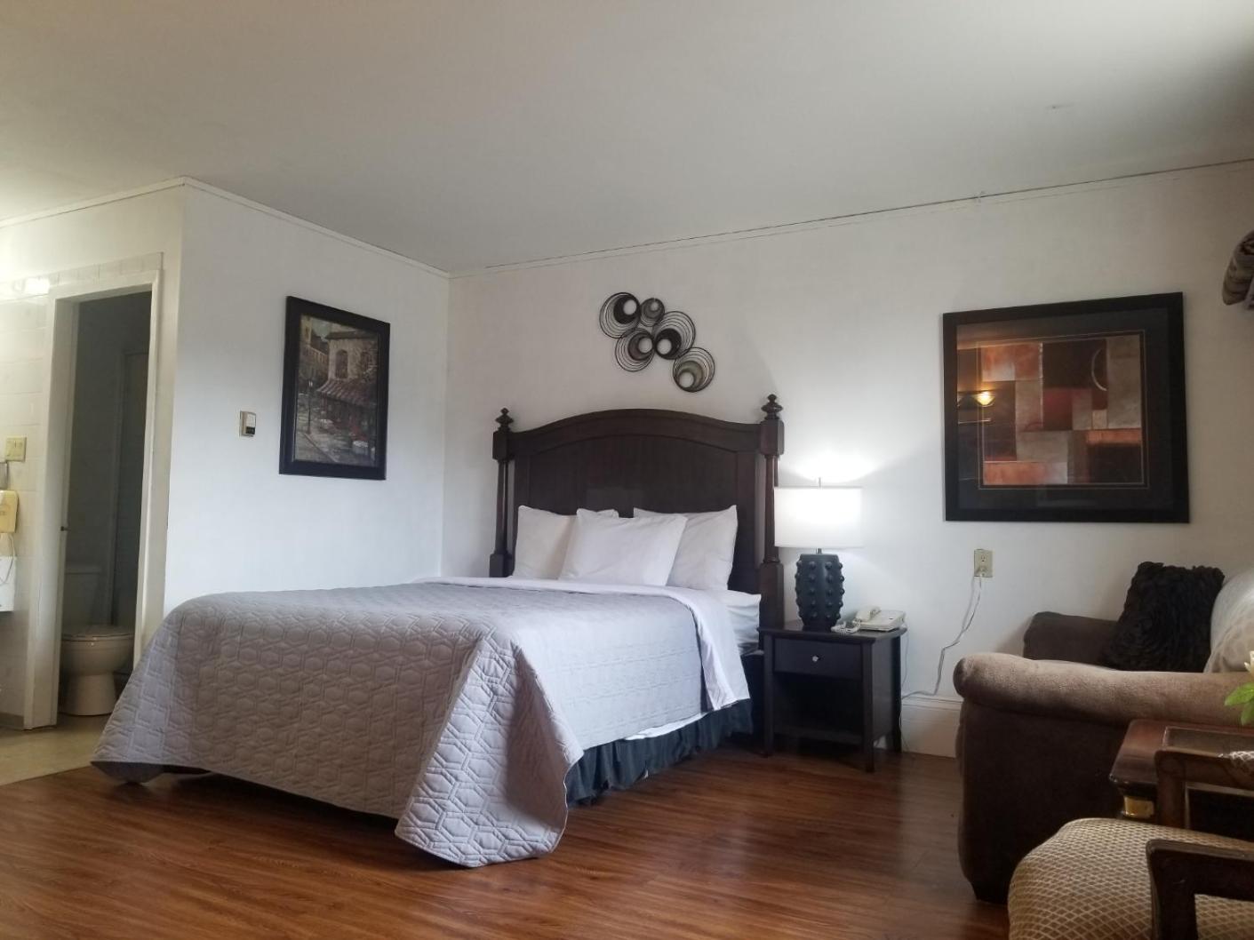 Deluxe Suite With Spa Bath photo 1