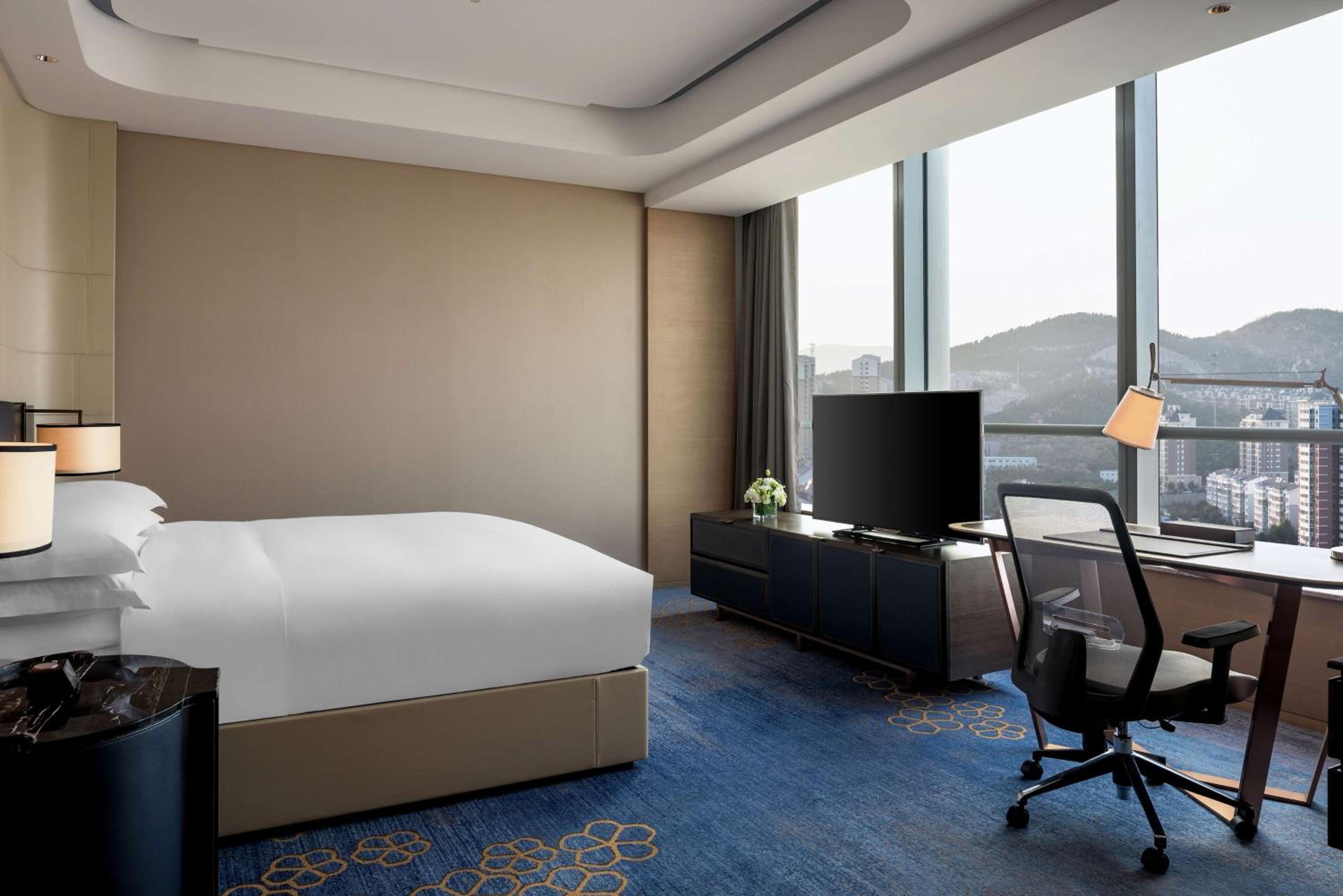King Room - Mobility Accessible