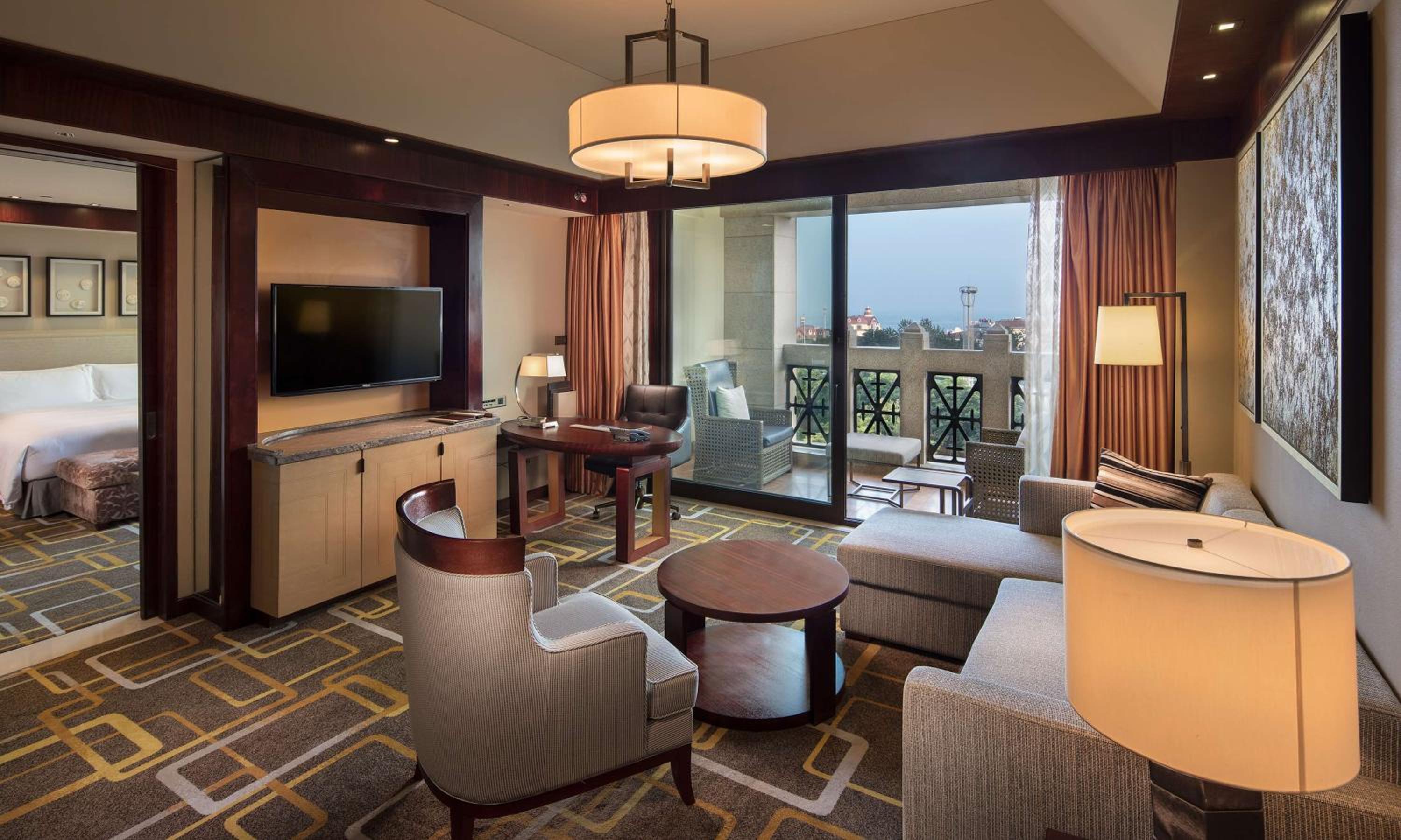 Junior King Suite - Lounge Access photo 3