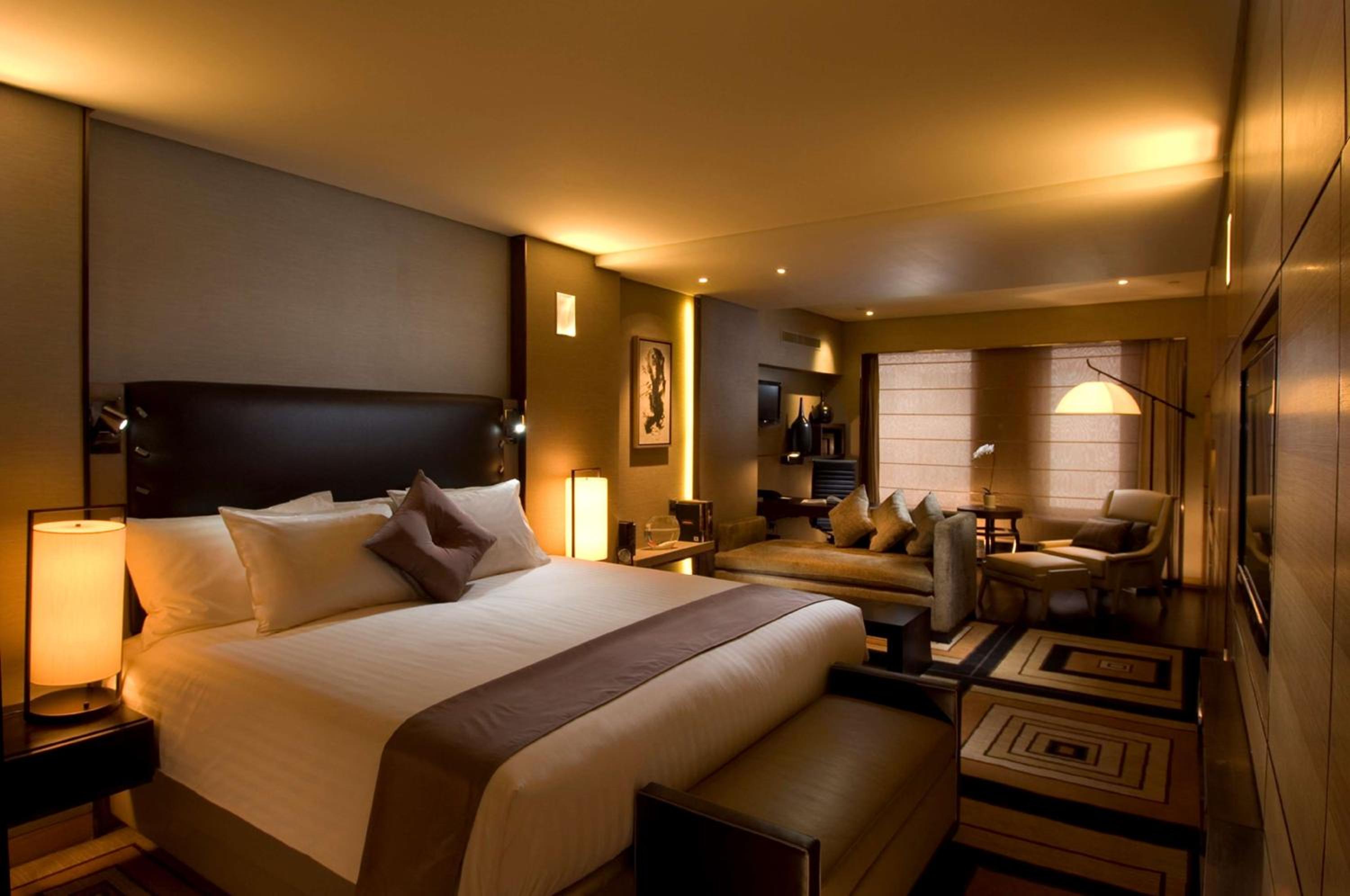 Deluxe King Room - Photo 3