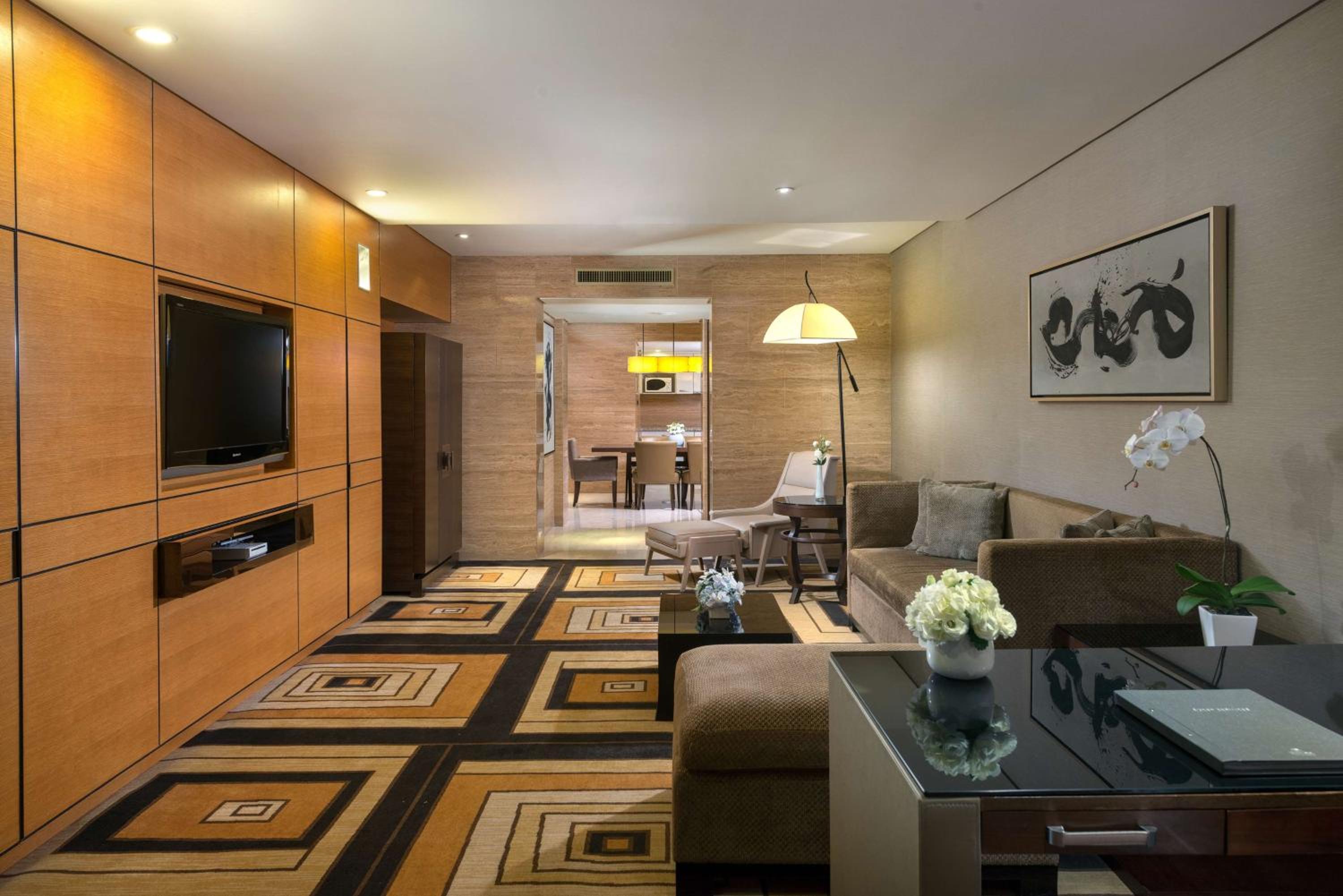 Premier King Suite - Photo 6