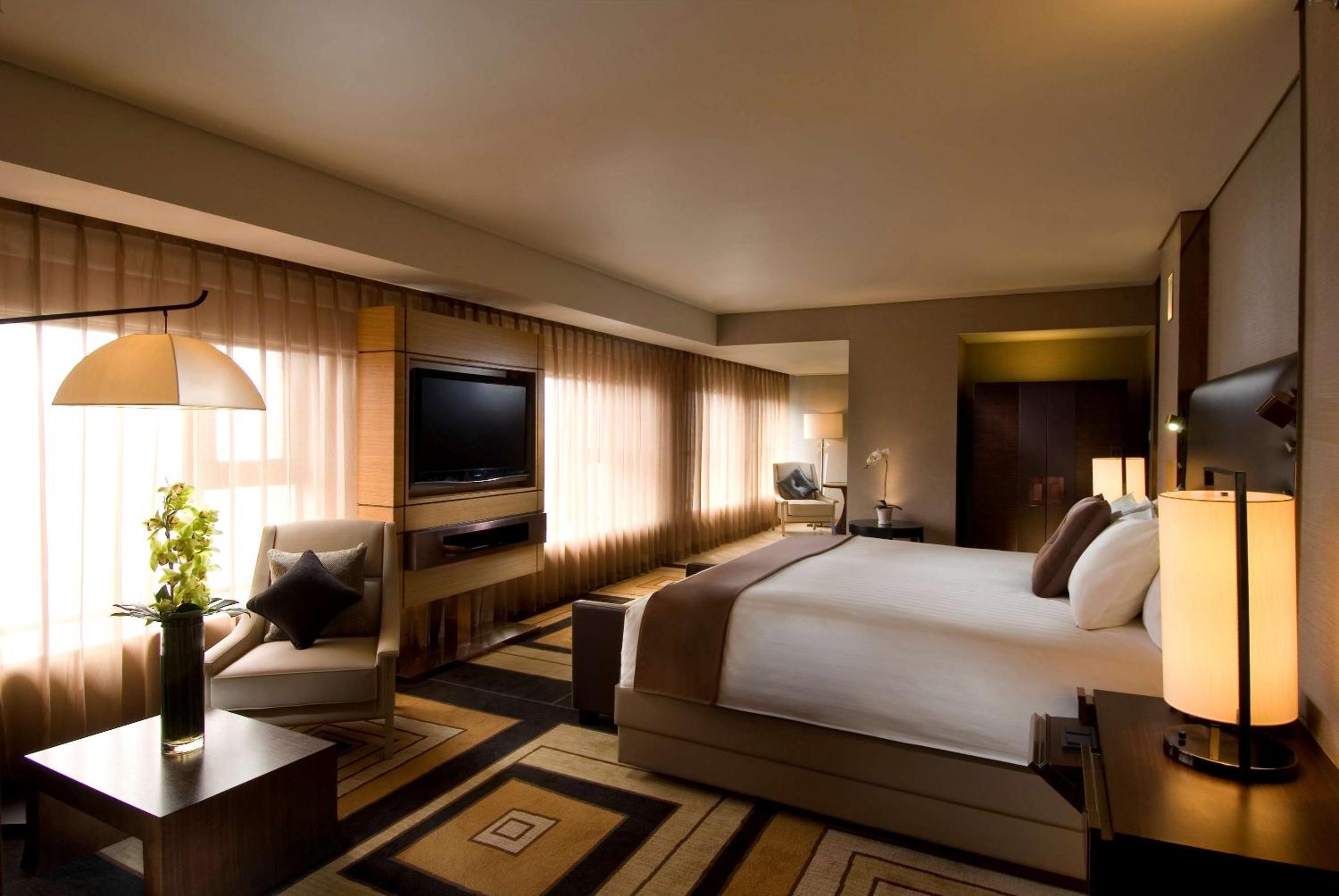 Executive Lifestyle Suite - Photo 1