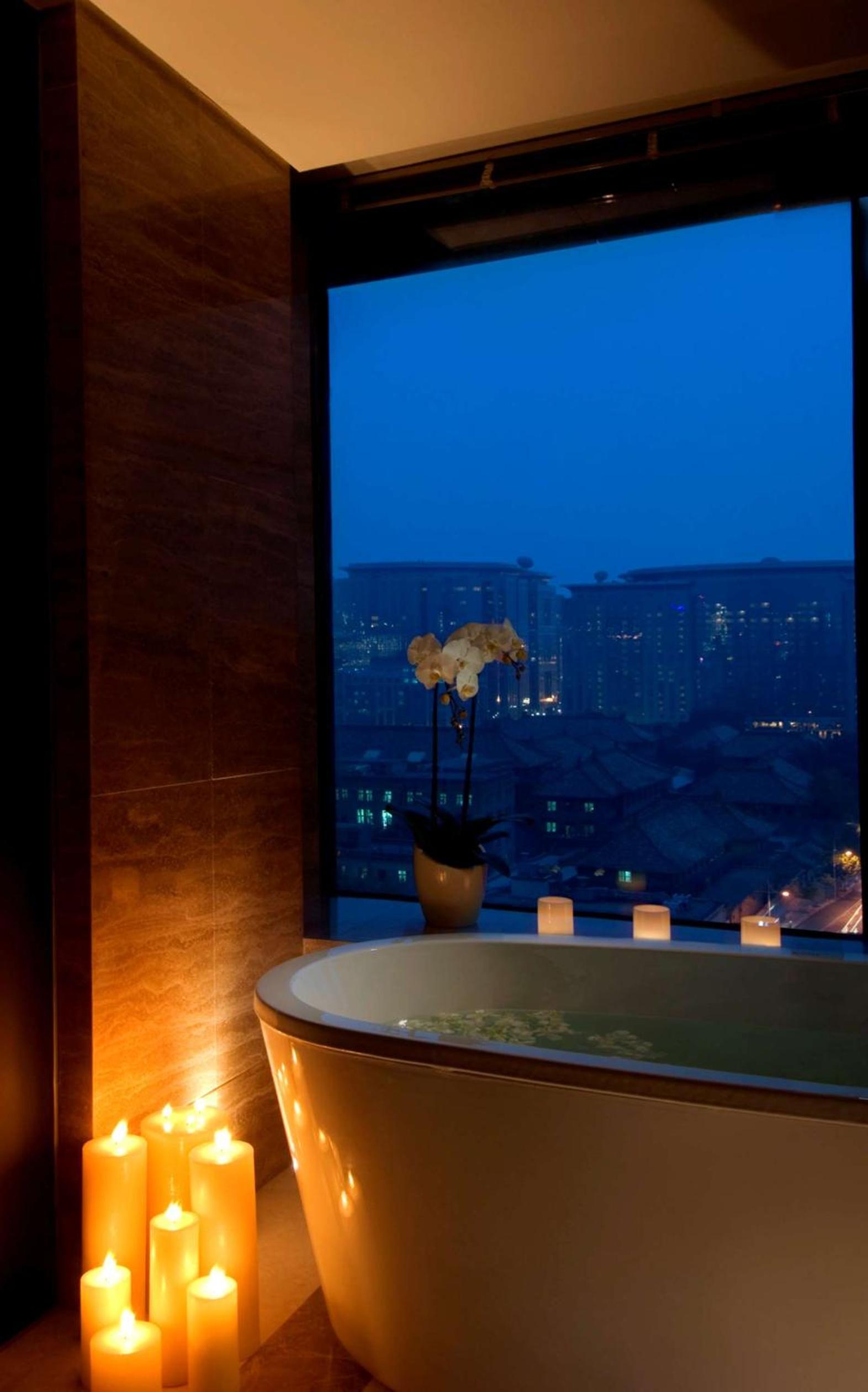 Deluxe King Suite - Photo 6