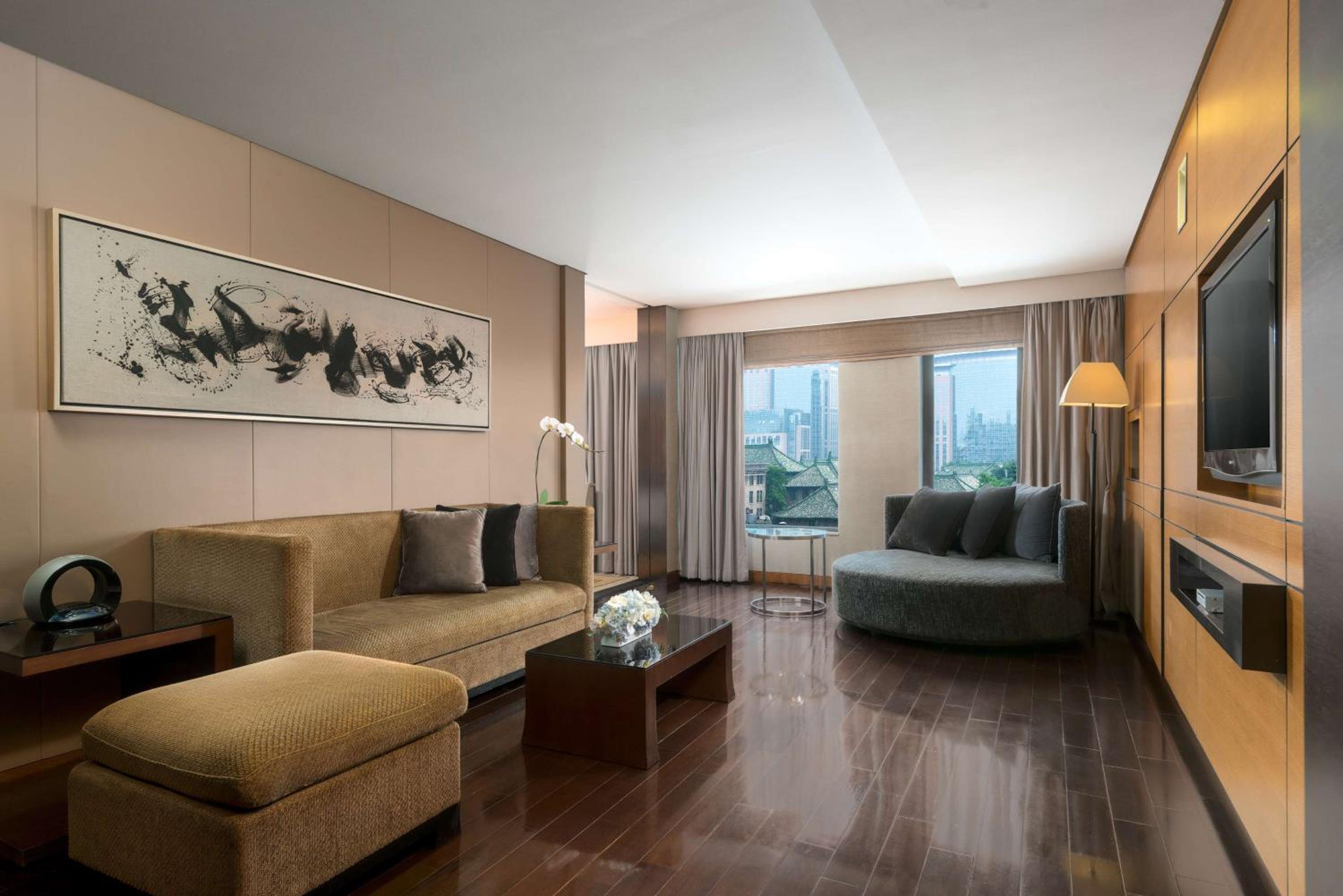Deluxe King Suite - Photo 4