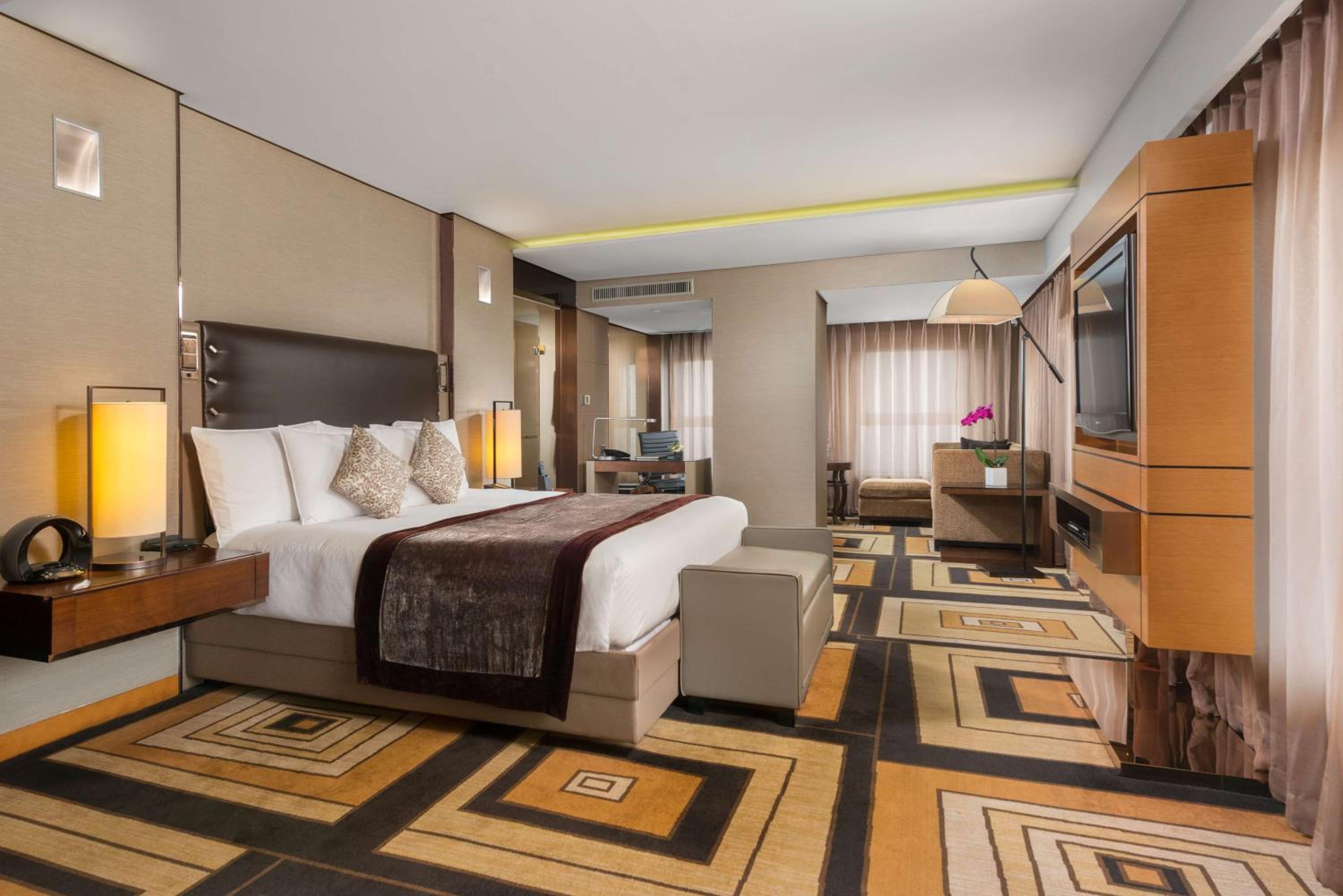 Executive Lifestyle Suite - Photo 3