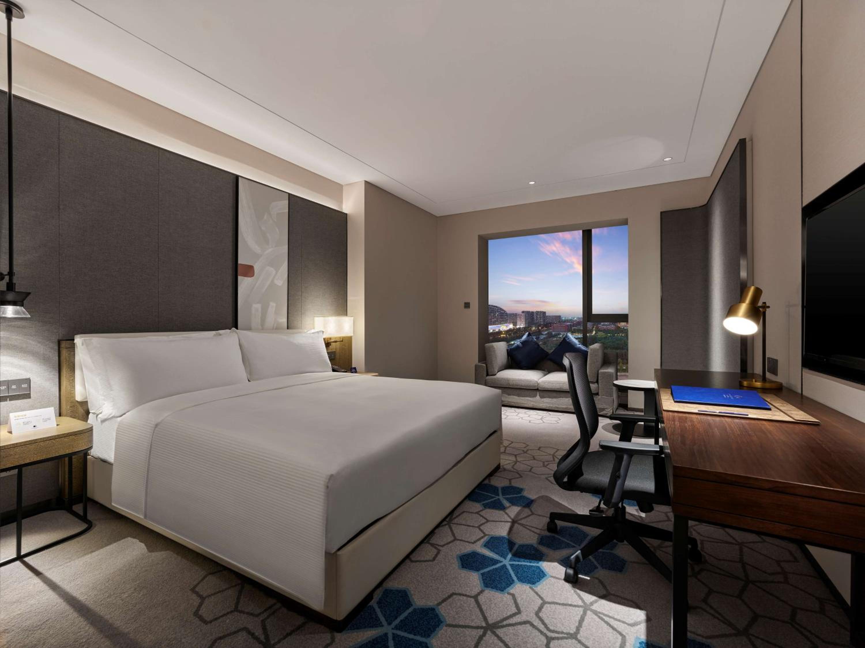 Executive King Room - Photo 2
