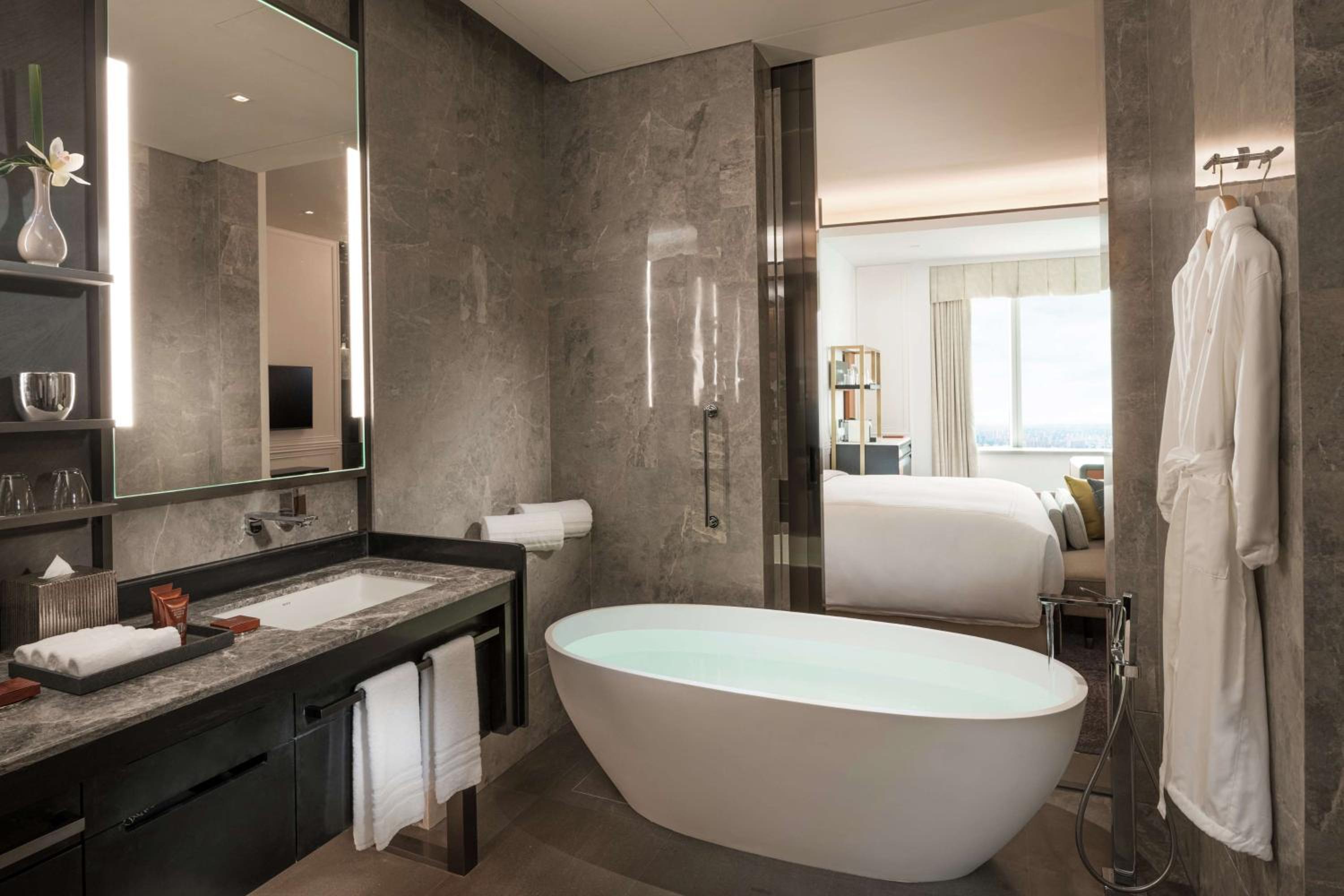 Executive King Room - Photo 3