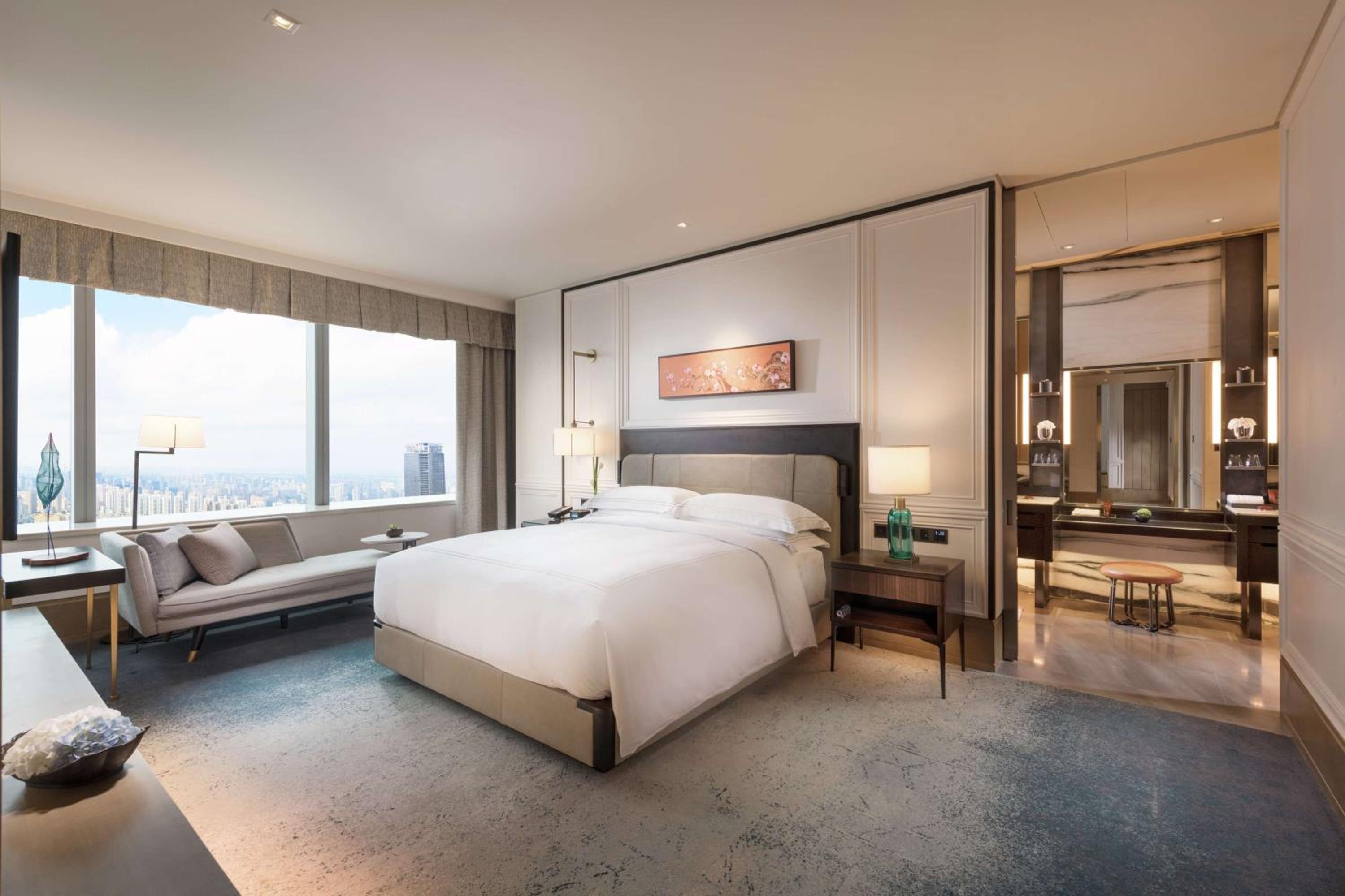 Premium King Suite - Photo 2