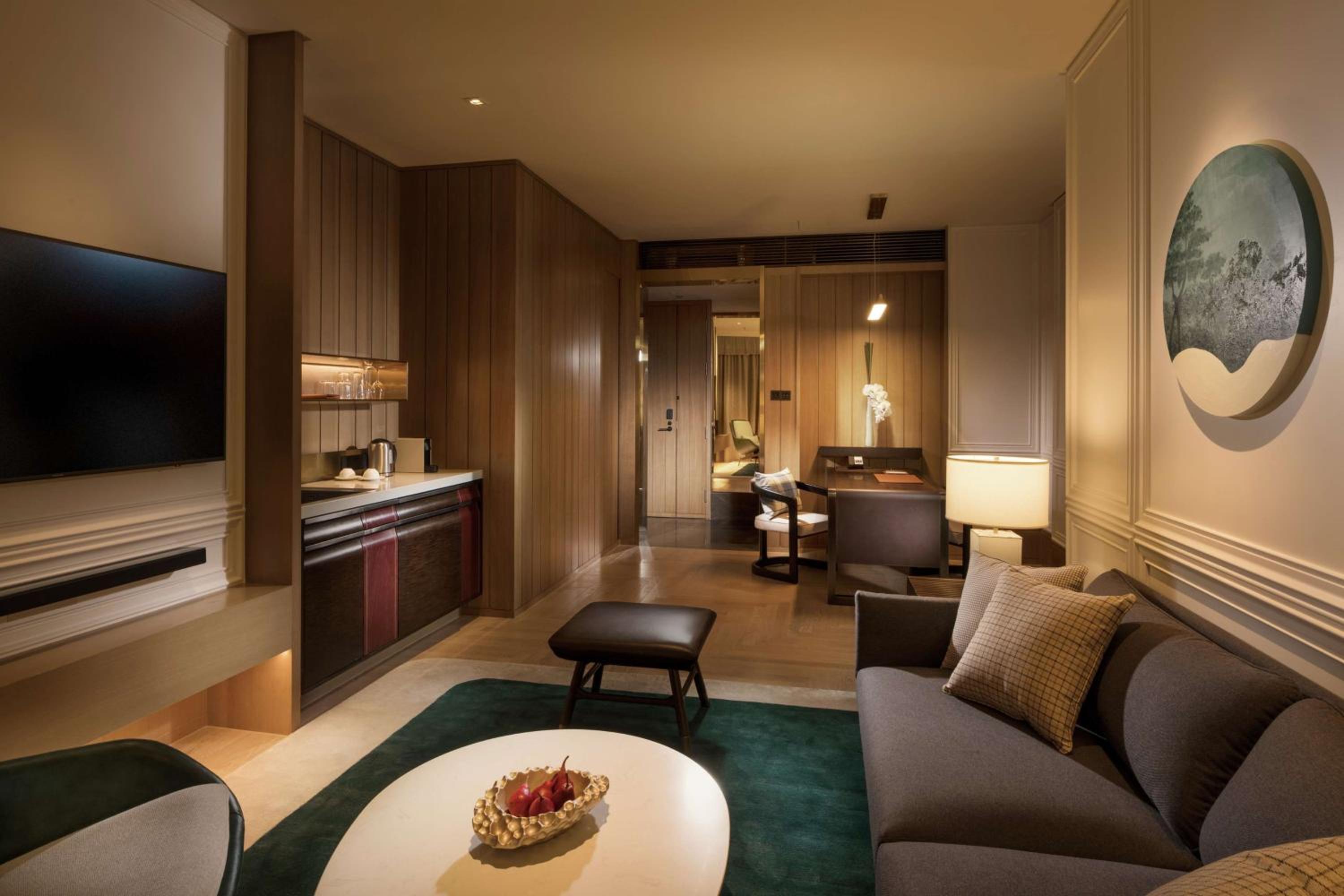 Deluxe King Suite - Photo 1