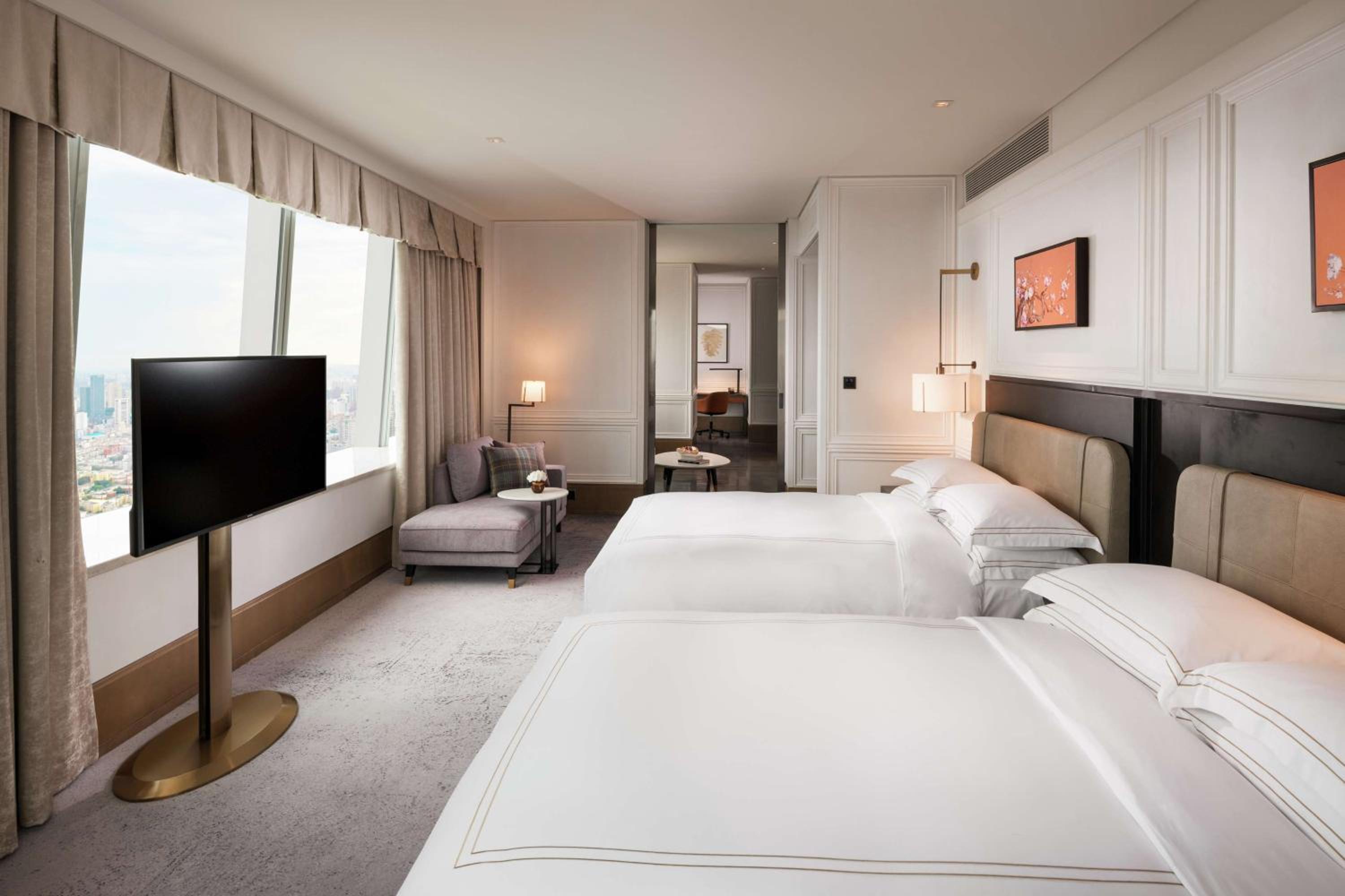 Deluxe Queen Suite with Two Queen Beds - Photo 4