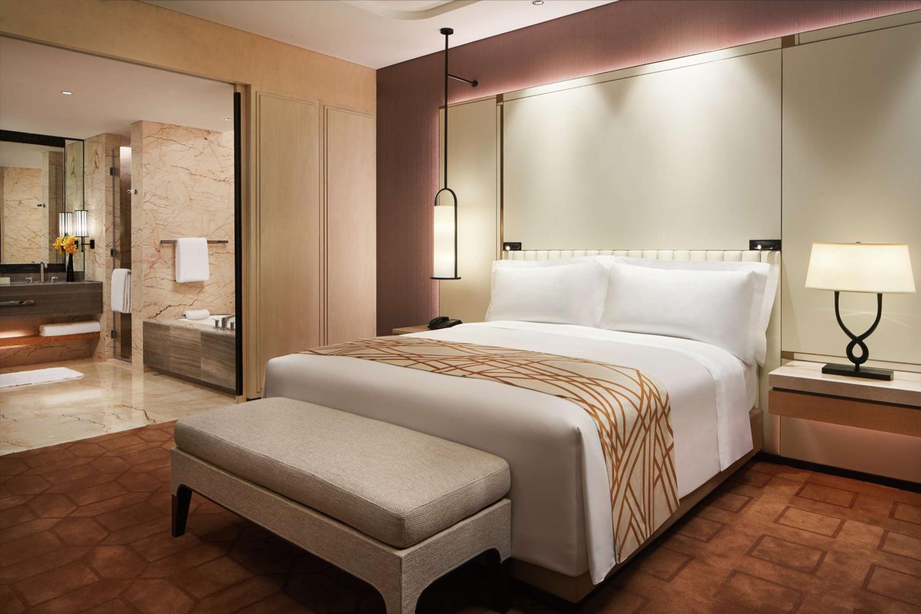 Deluxe King Suite - Photo 1