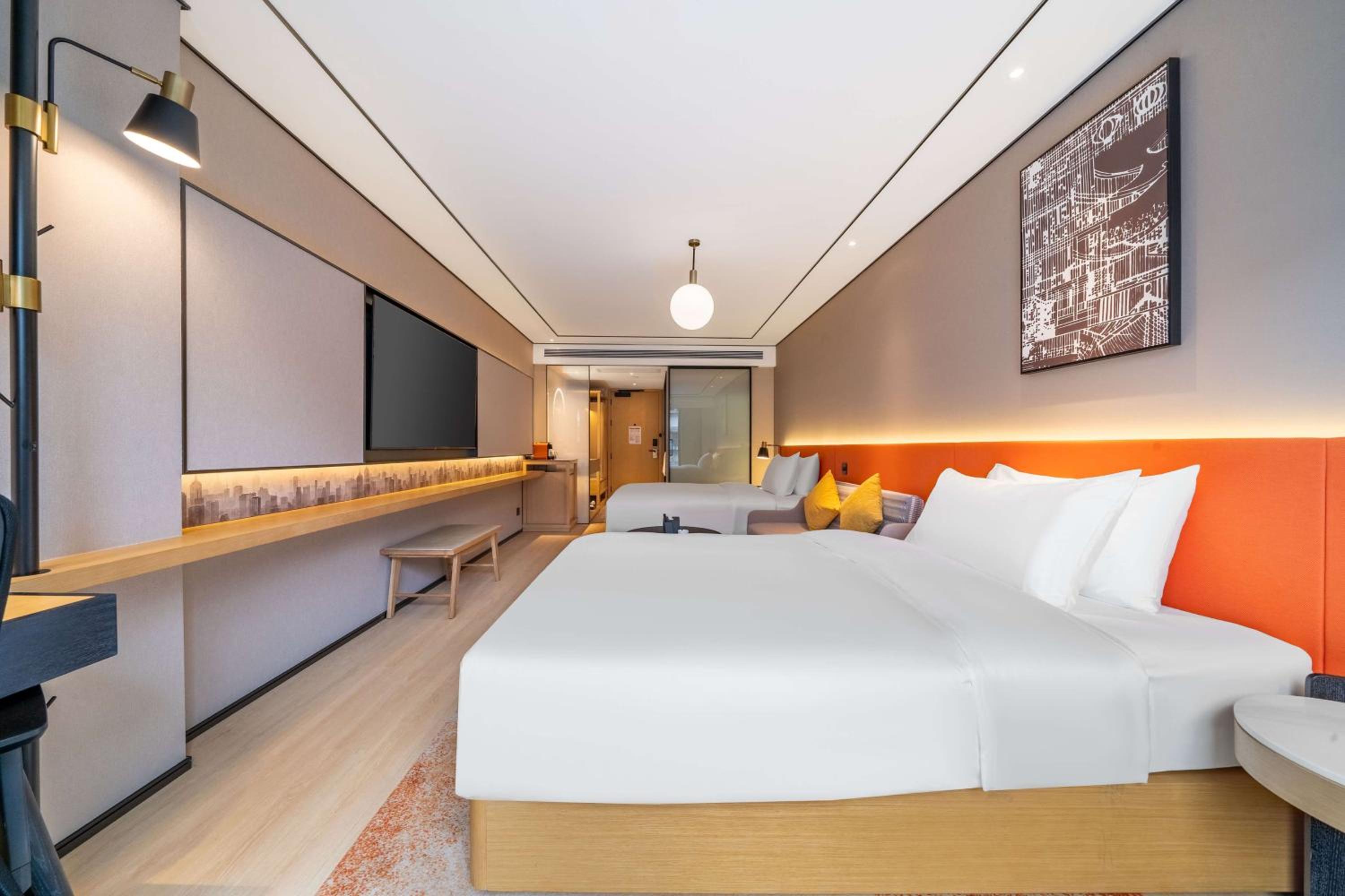 Deluxe Double Room with Two Double Beds and Balcony photo 1