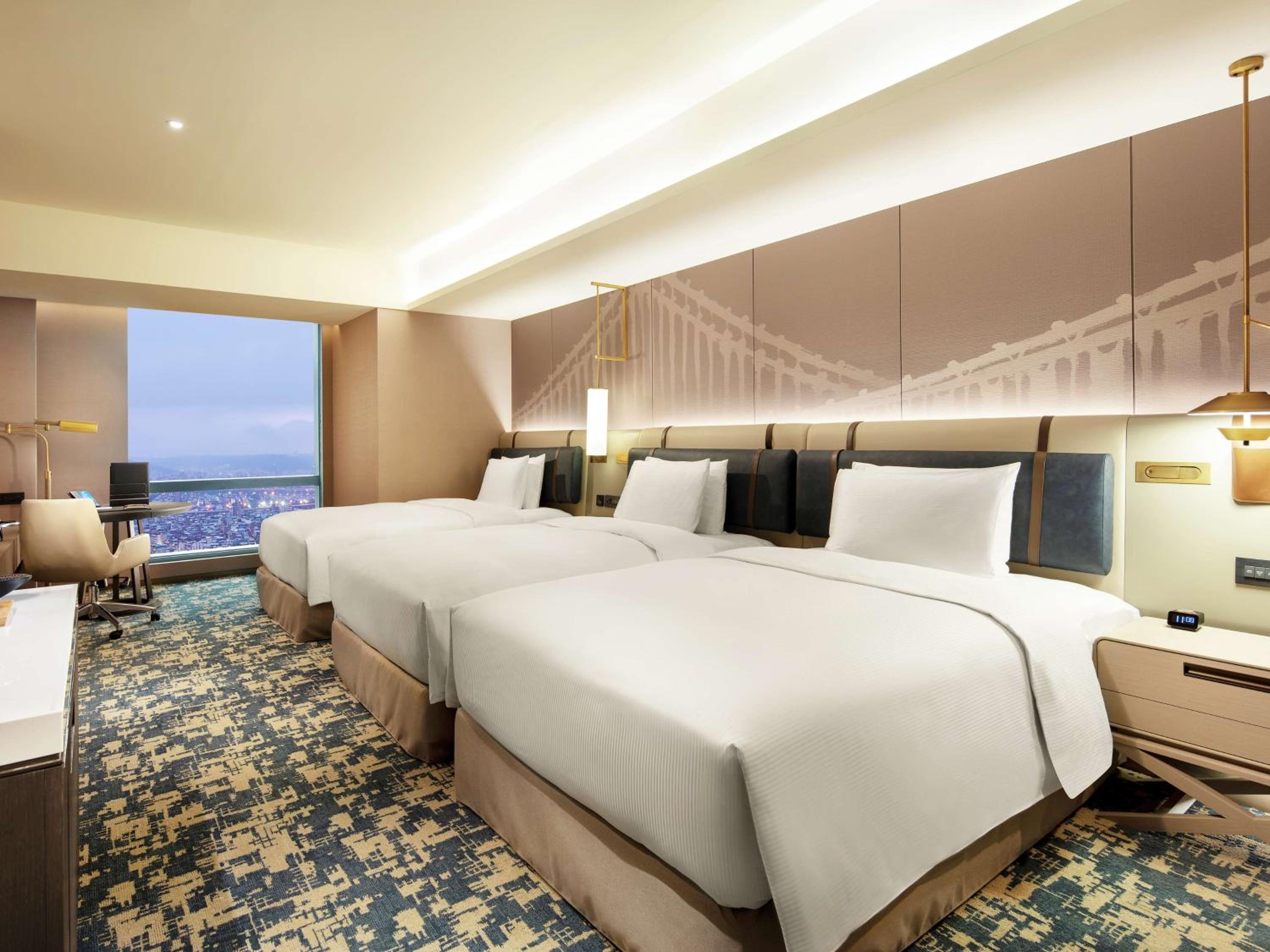 Triple Room with Three Single Beds - Photo 1