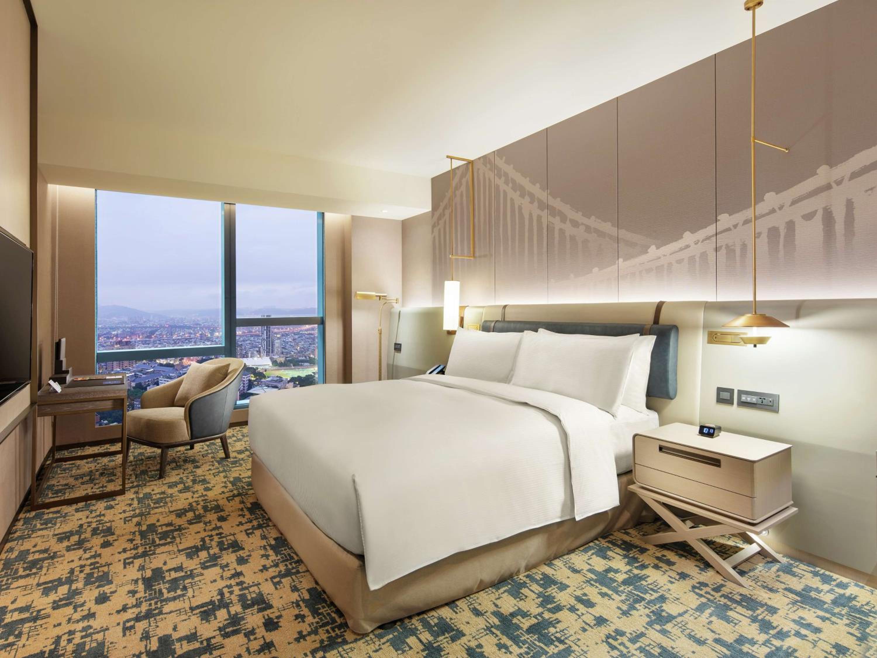 King Room - Mobility Accessible - Photo 1
