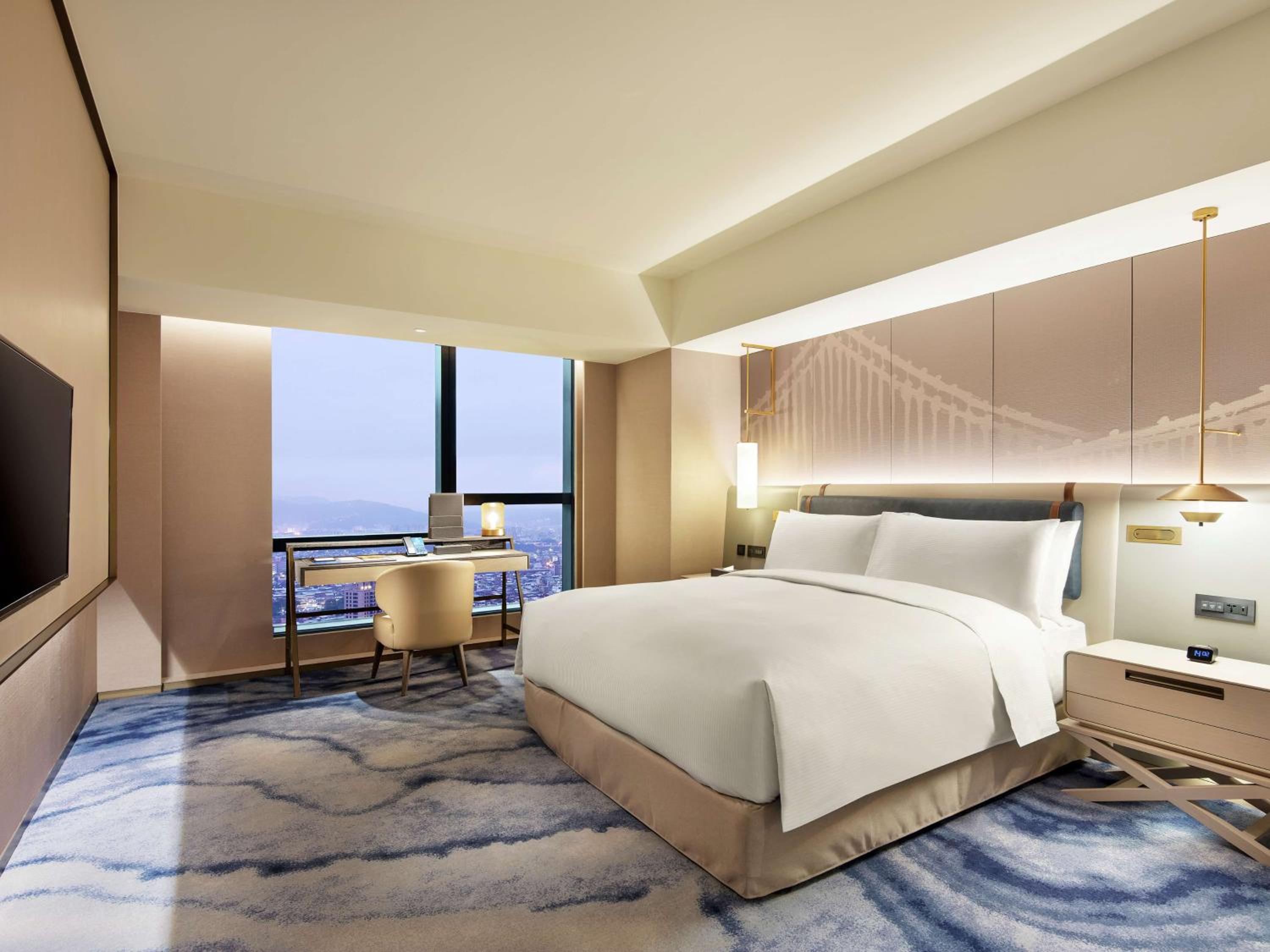 Premium King Suite - Photo 2
