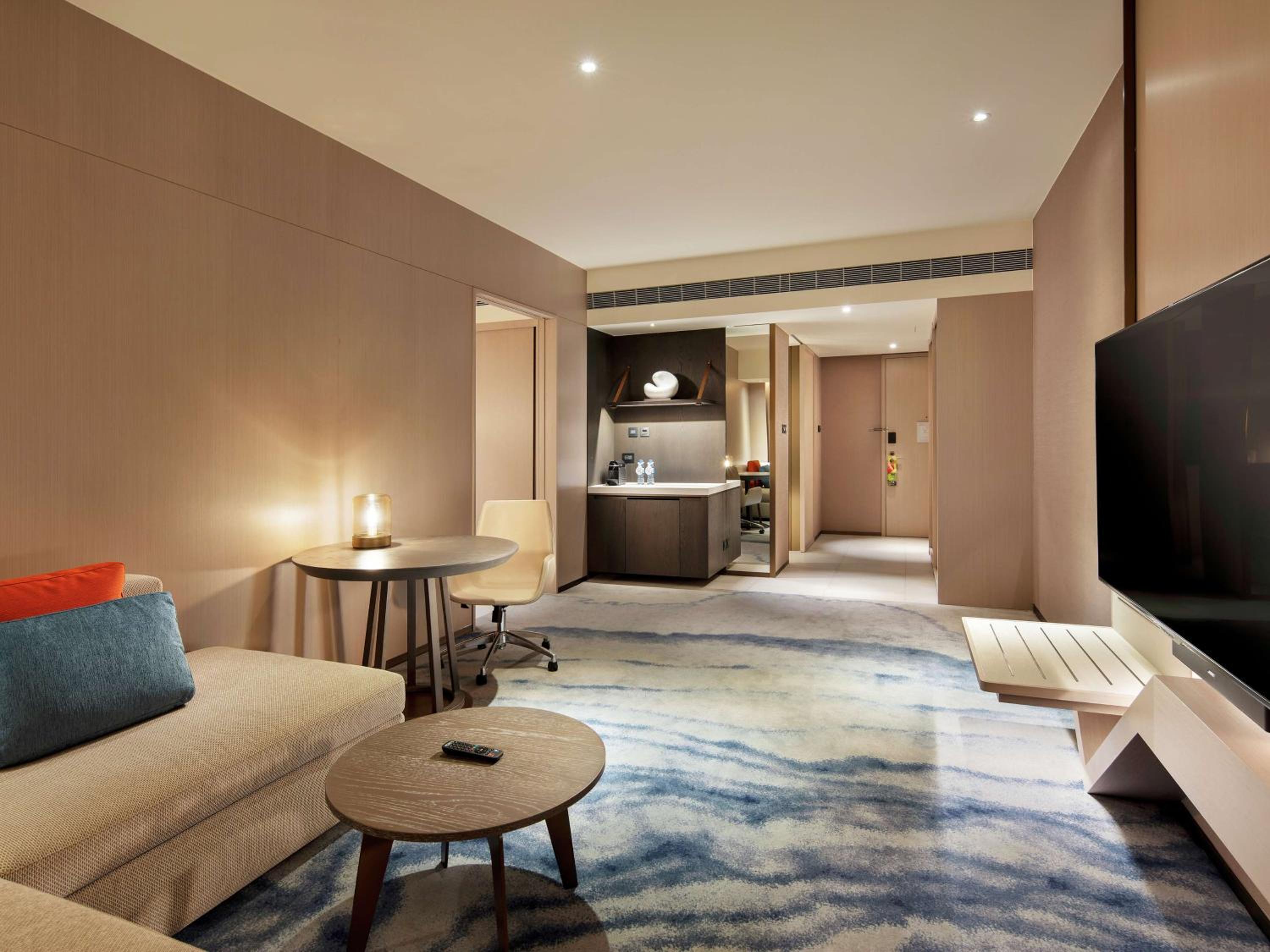 Premium King Suite - Photo 3