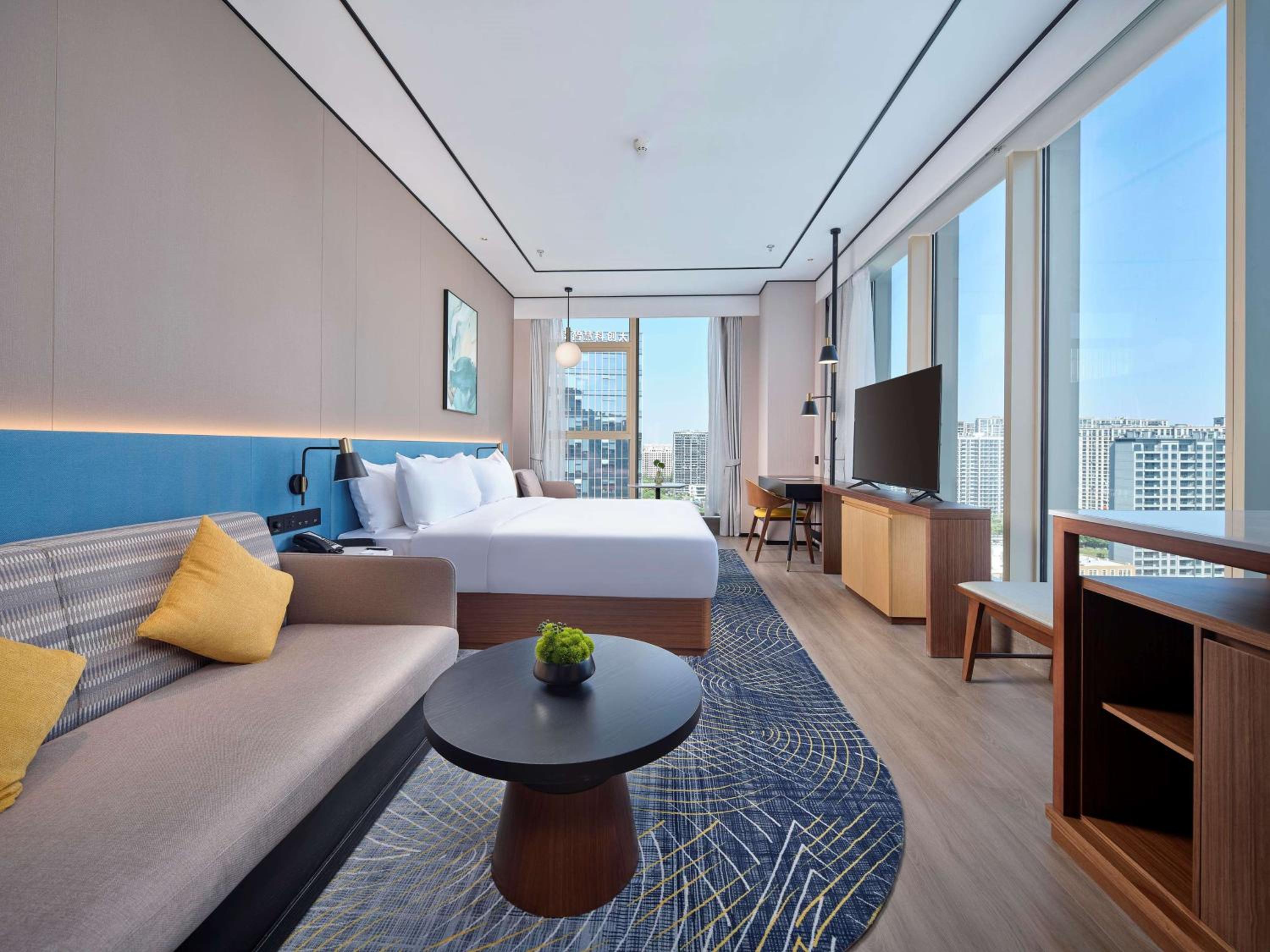 Superior King Room - Photo 7
