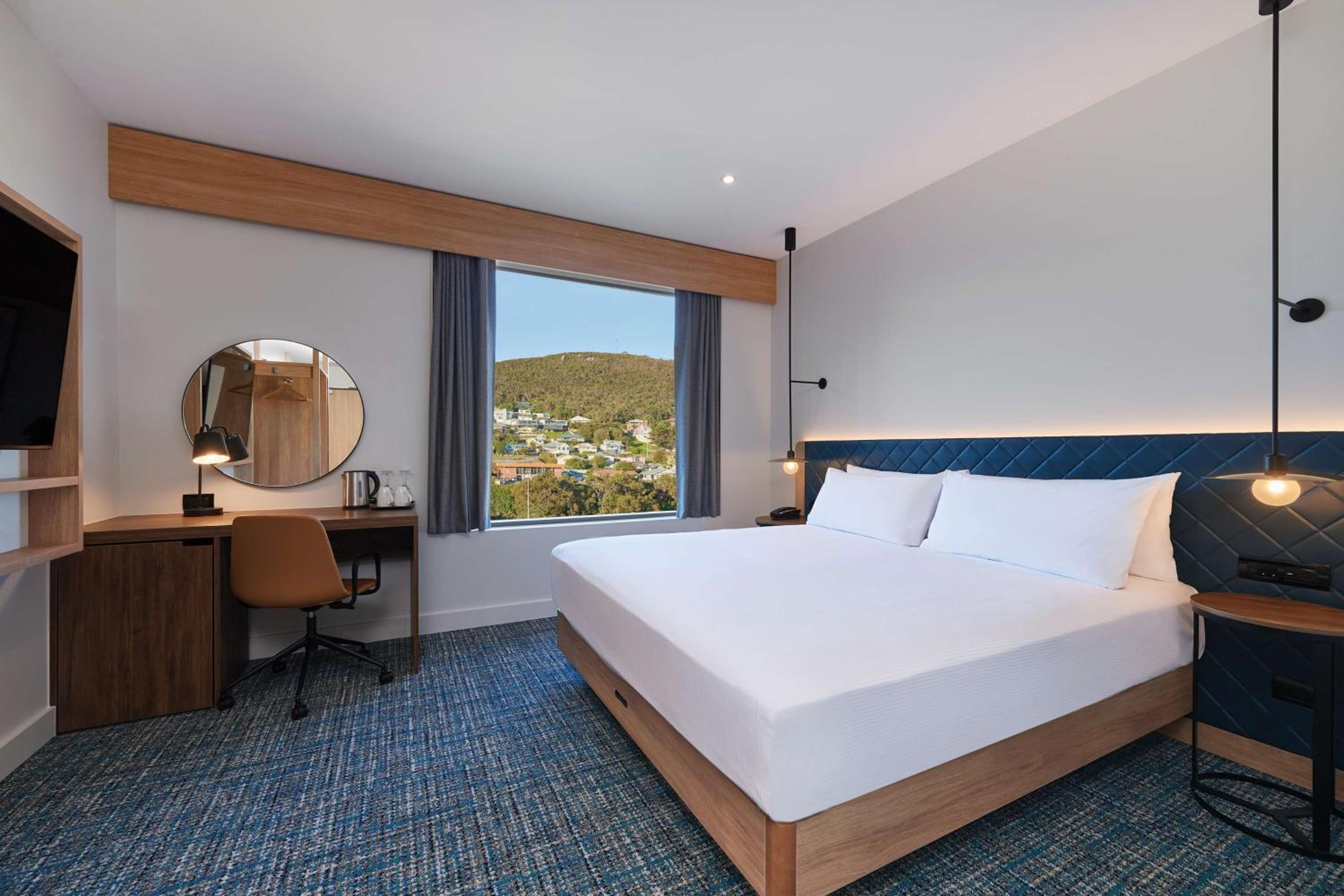 King Room - Mobility Accessible  - Photo 1