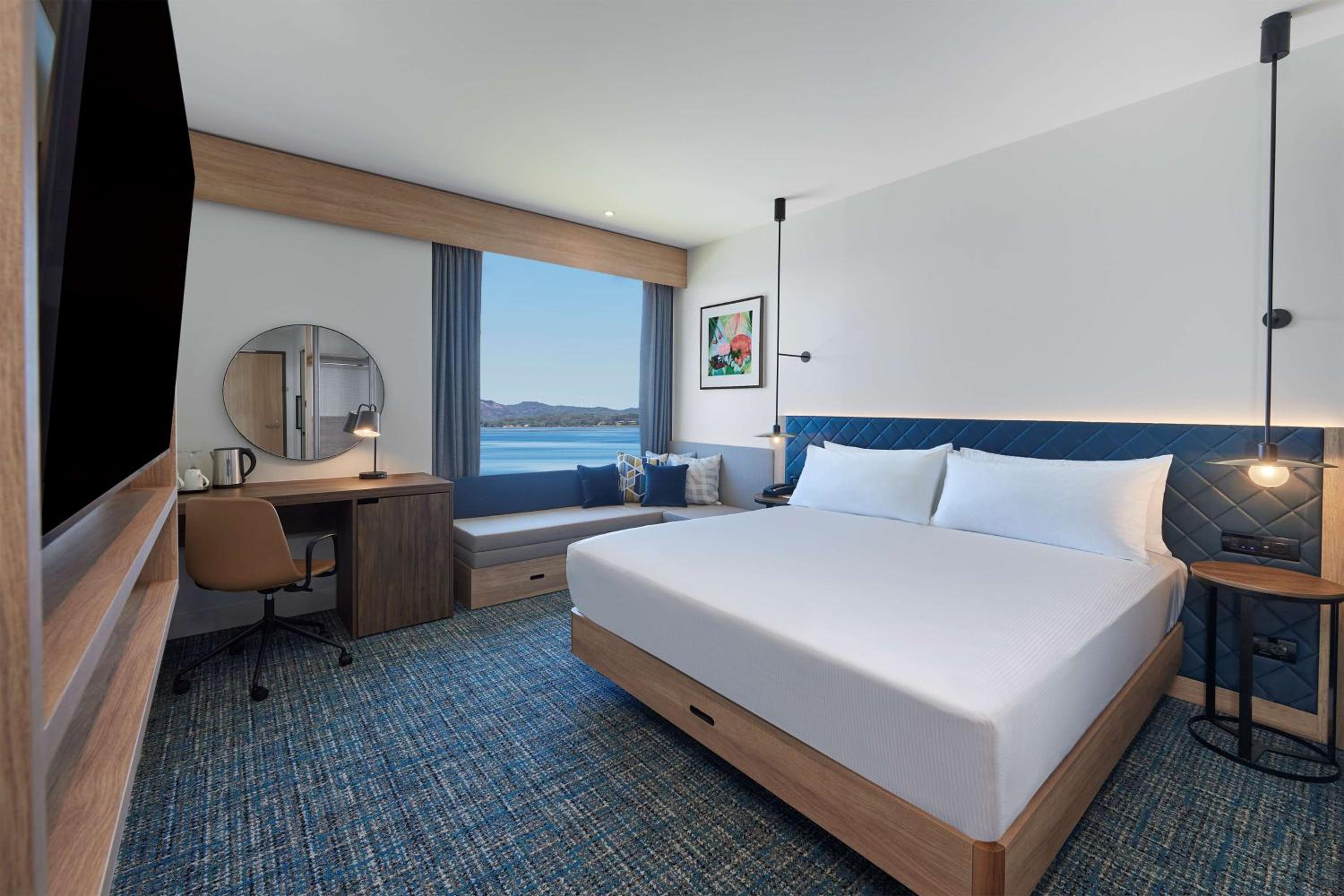 King Room with Harbor View - Photo 4